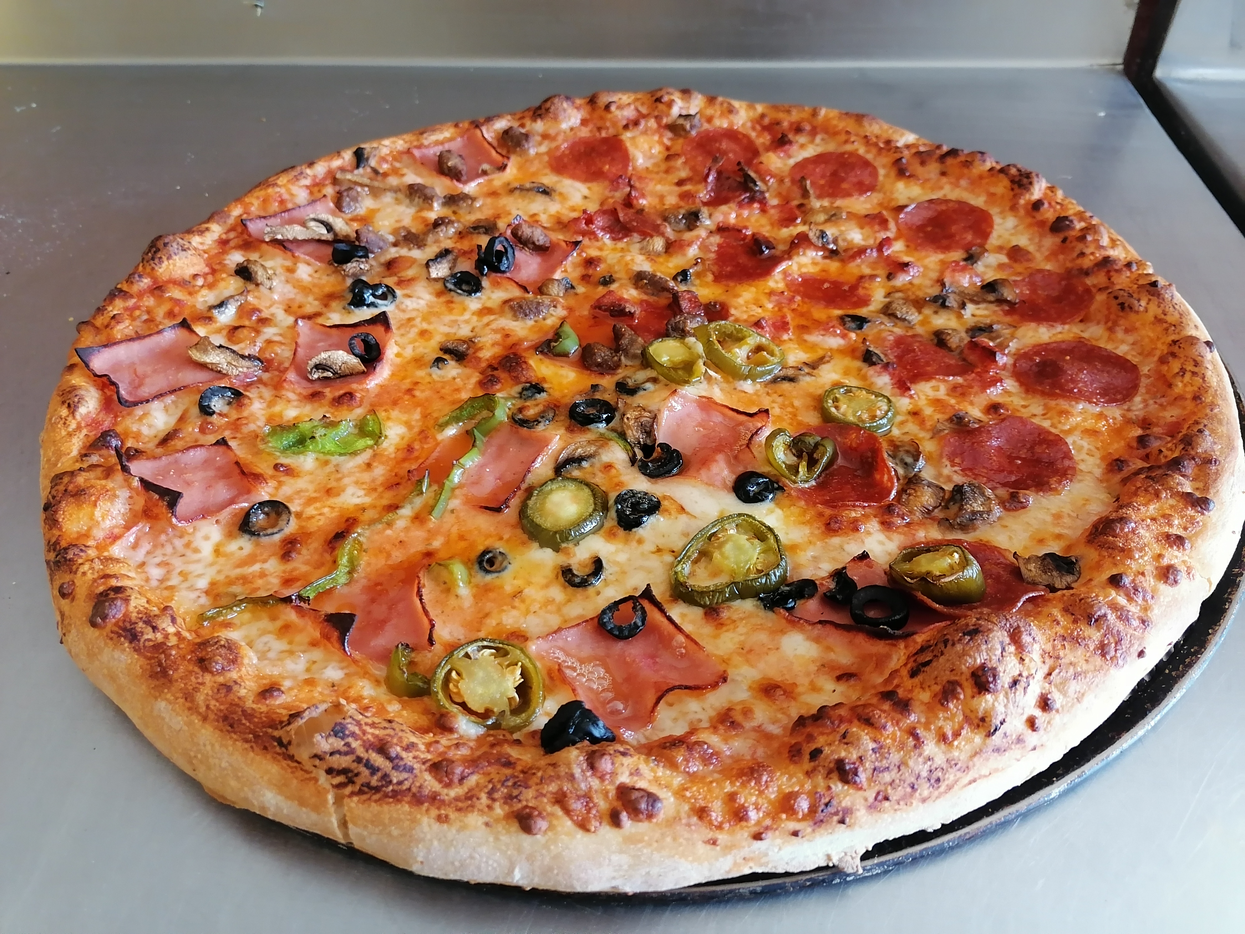 Mr. Big Pizza Santa Cruz image 1