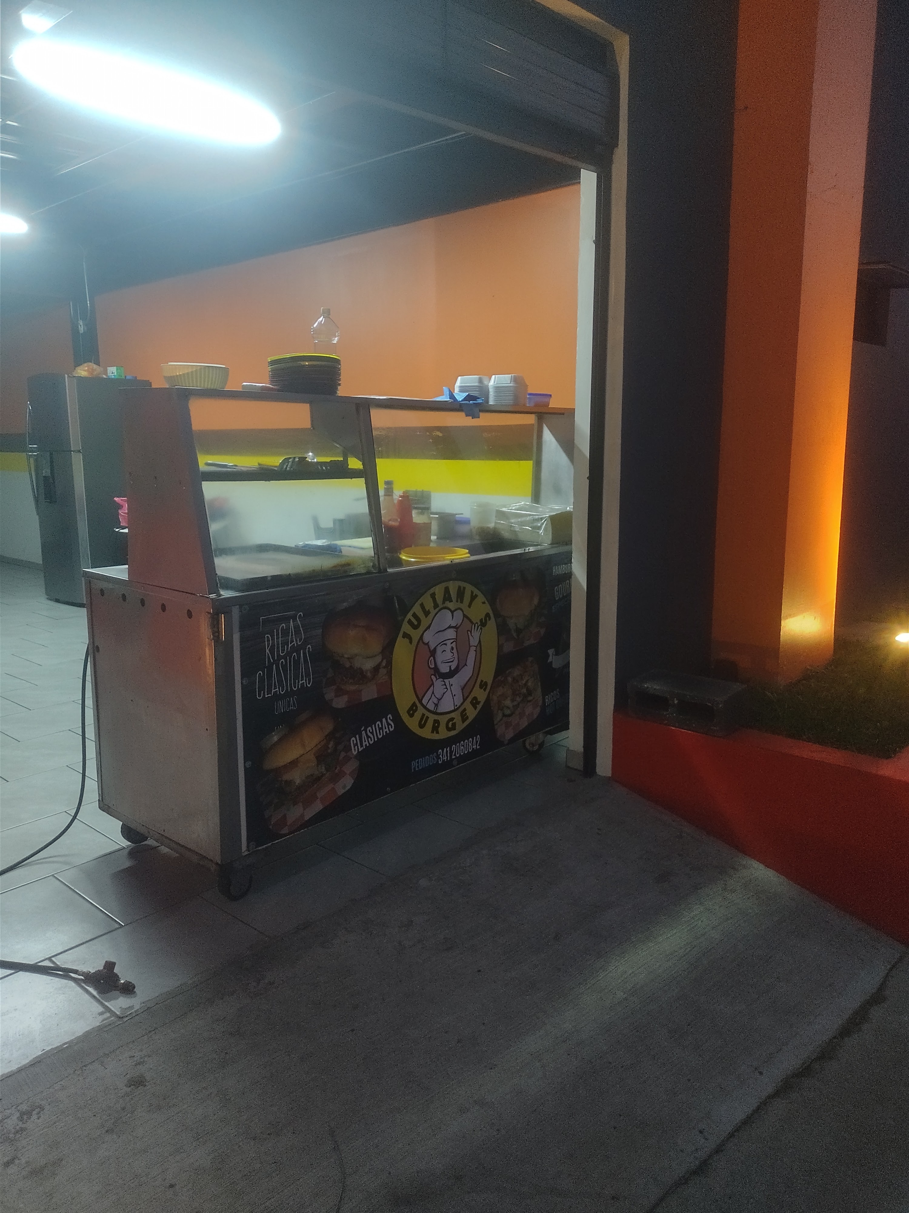 Juliany's Burgers image 4