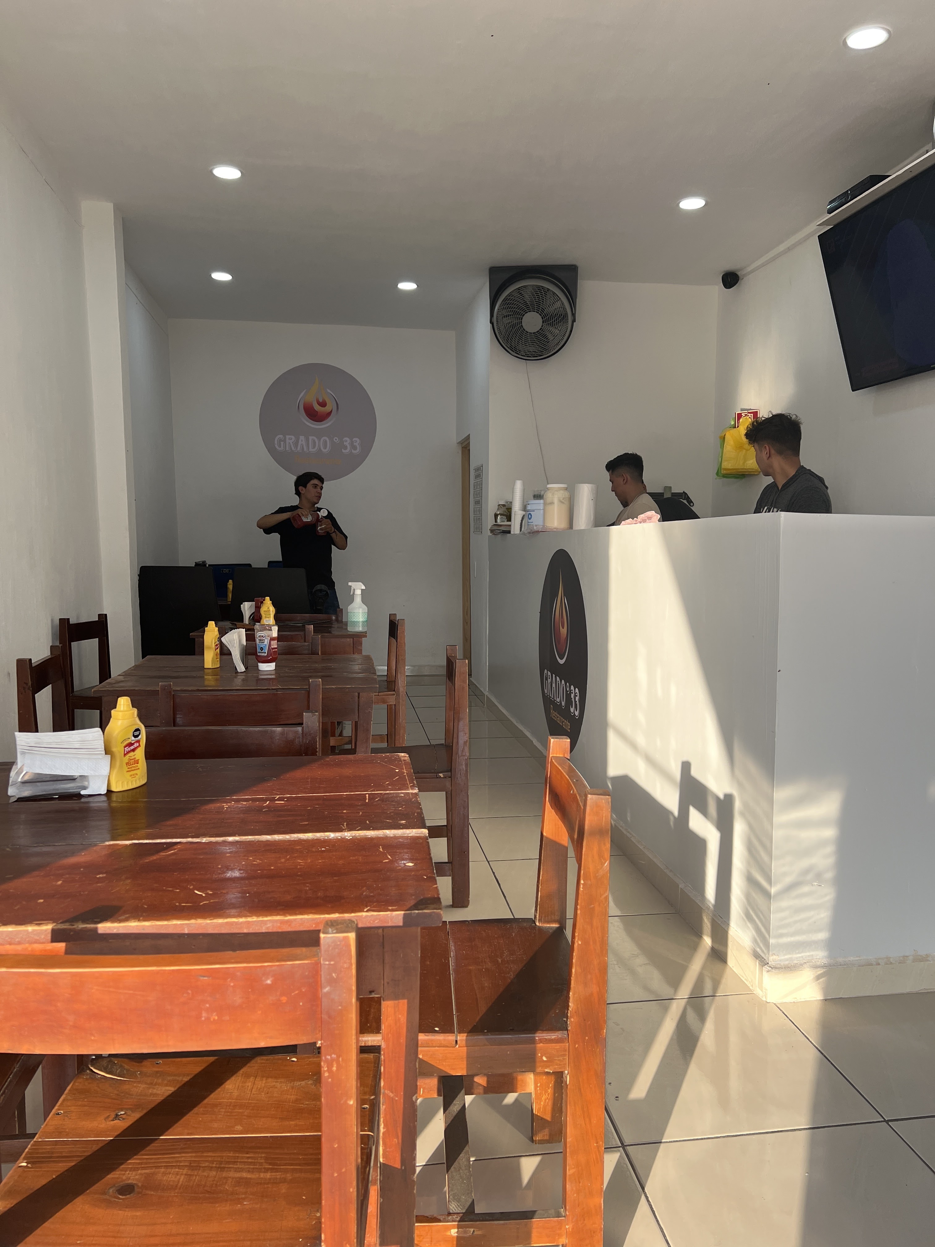 Grado 33 Restaurante image 5