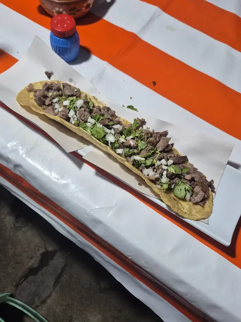 Tacos y mini machetes "El Guache" image 2