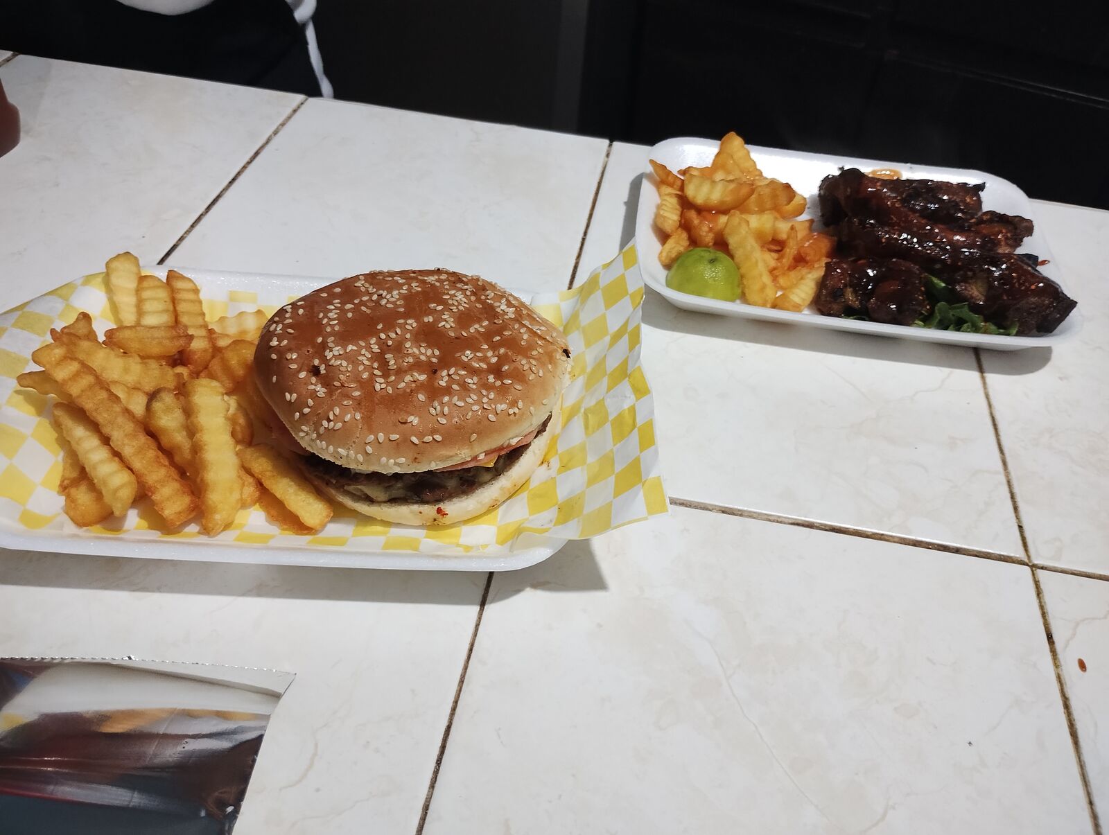 ELI BURGUERS image 7