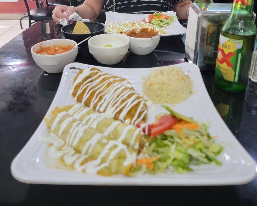 El Ensueño Restaurant image 2