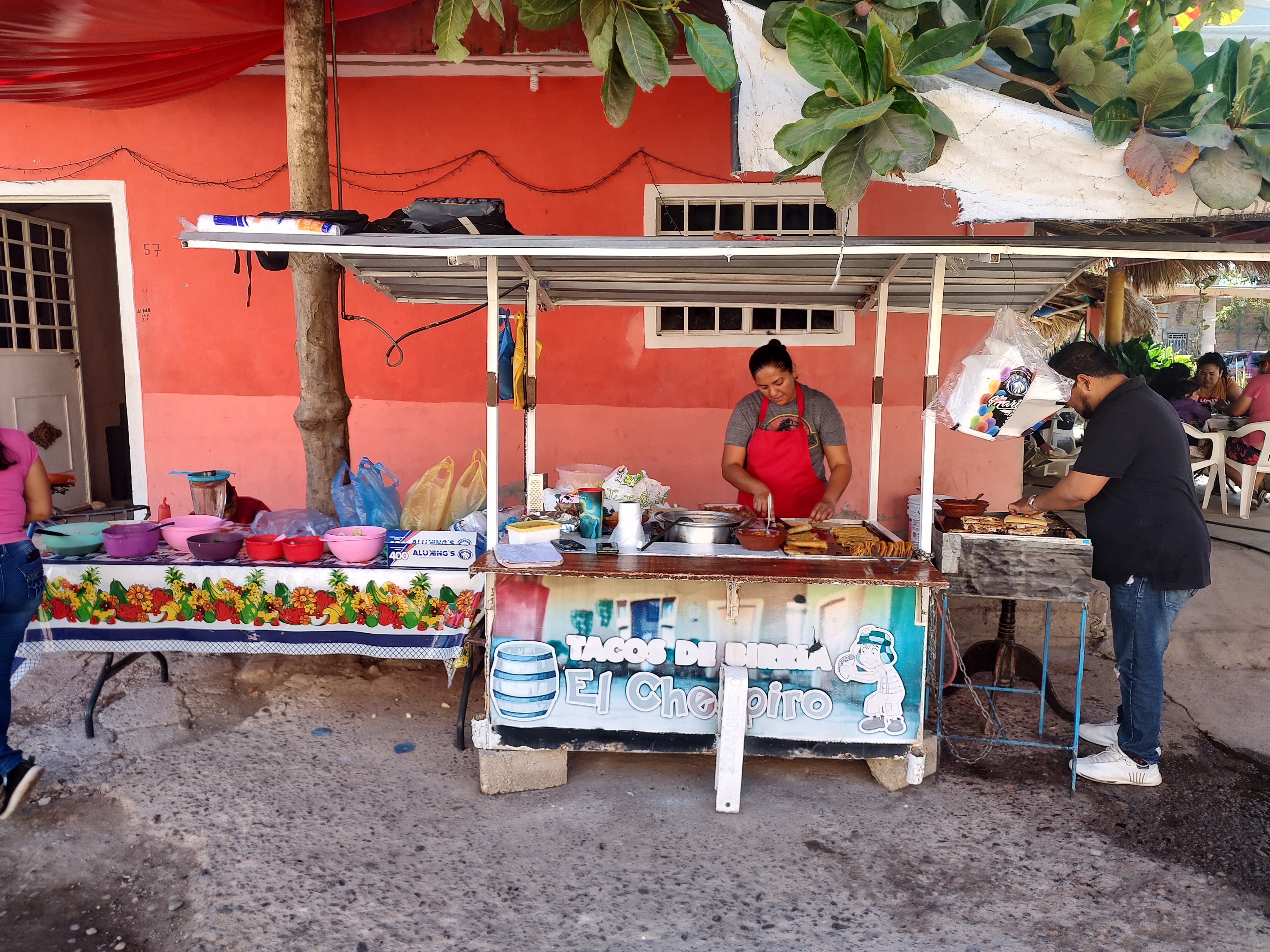 Tacos de birria El Chespiro image 3