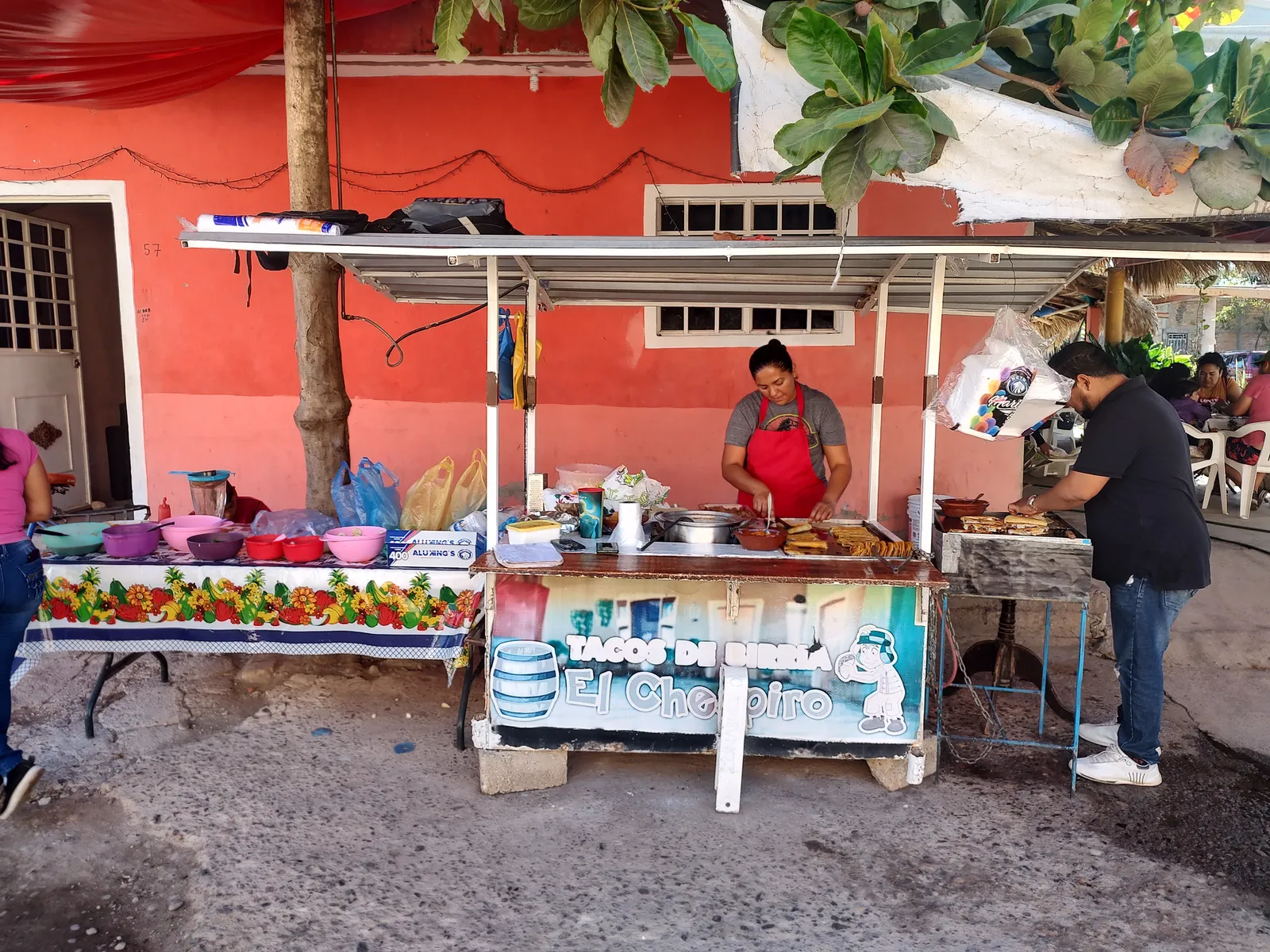 Tacos de birria El Chespiro image 3