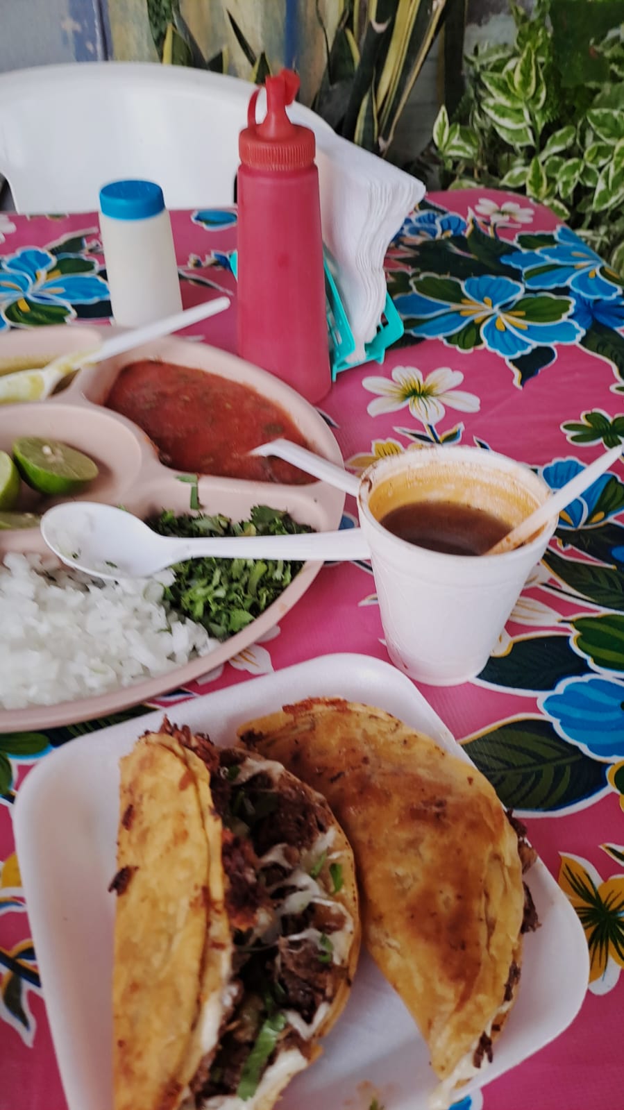 Tacos de birria El Chespiro image 4