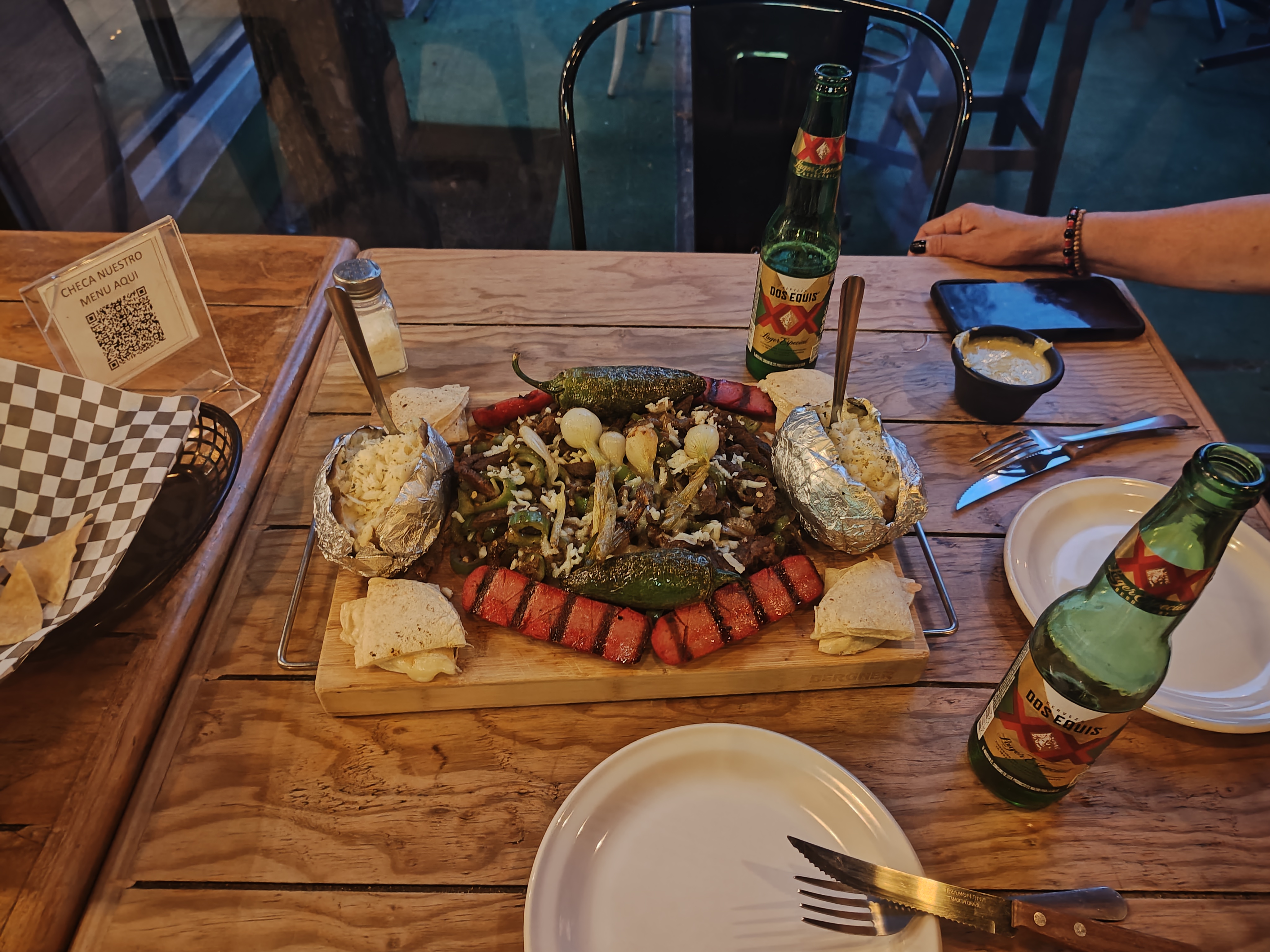 El Mogollón image 6