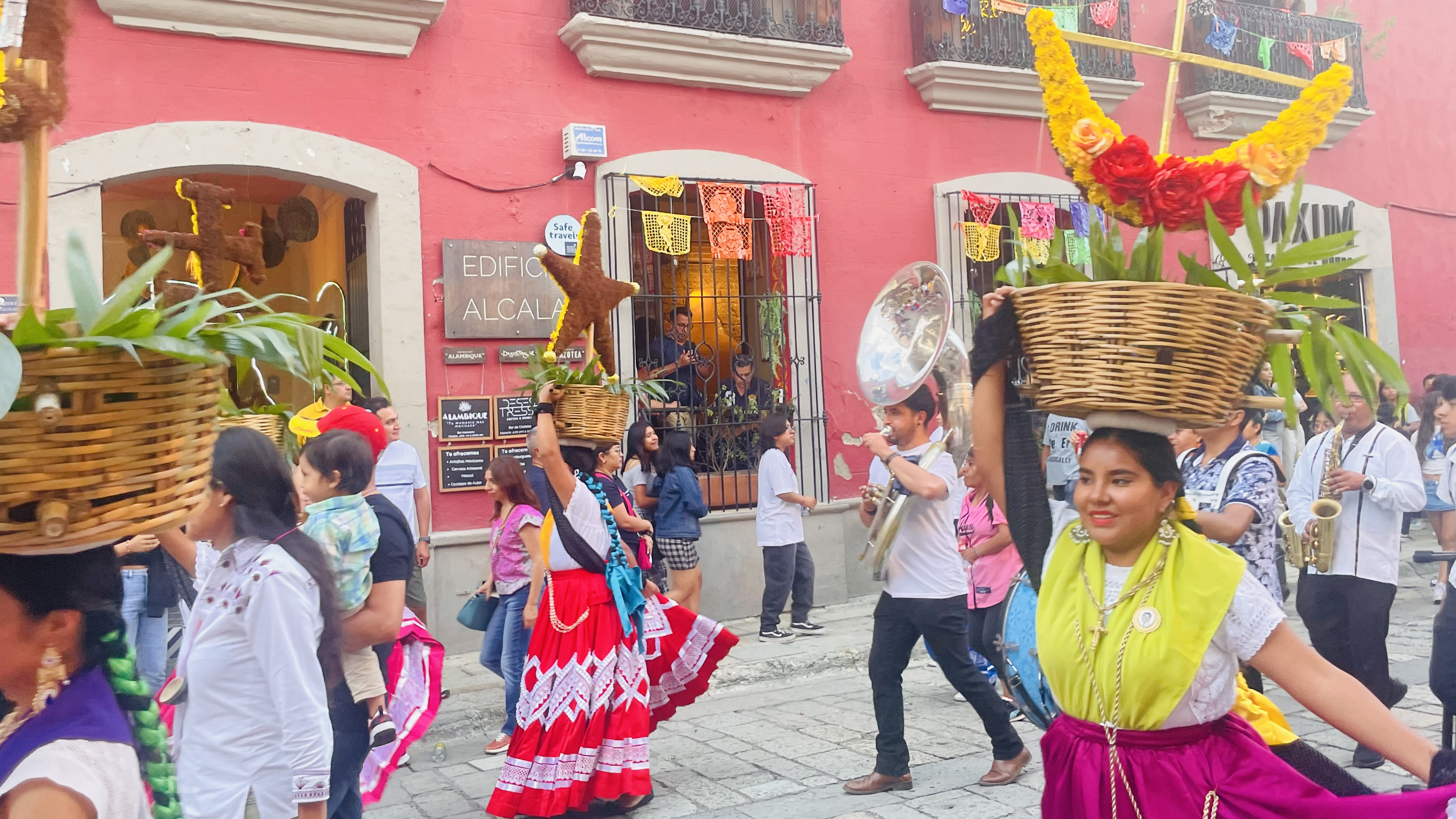 ALAMBIQUE-Tradicional Restobar image 3