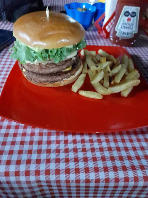 Leo Burguer image 2