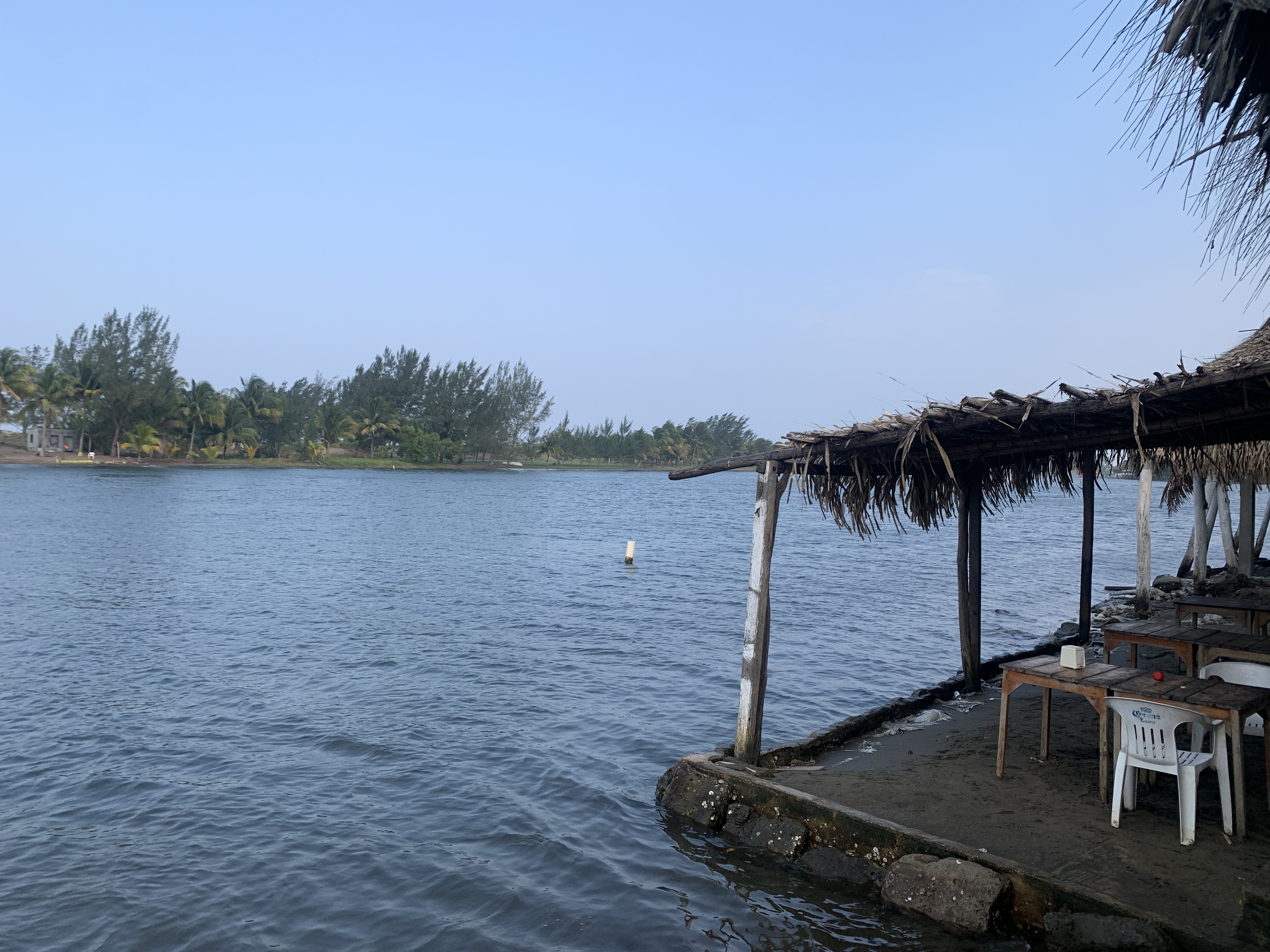 Mariscos el puente image 3