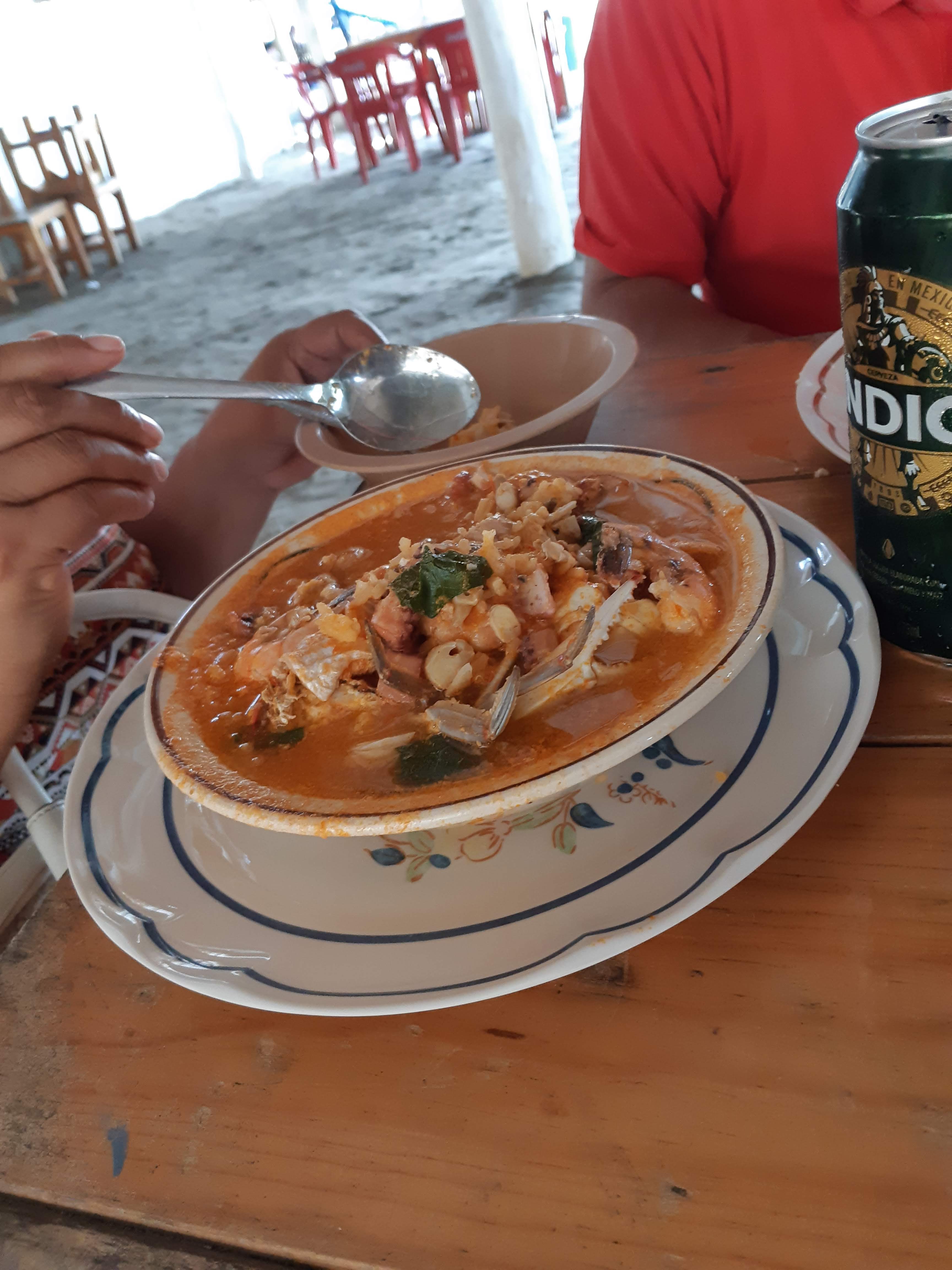 Mariscos el puente image 7