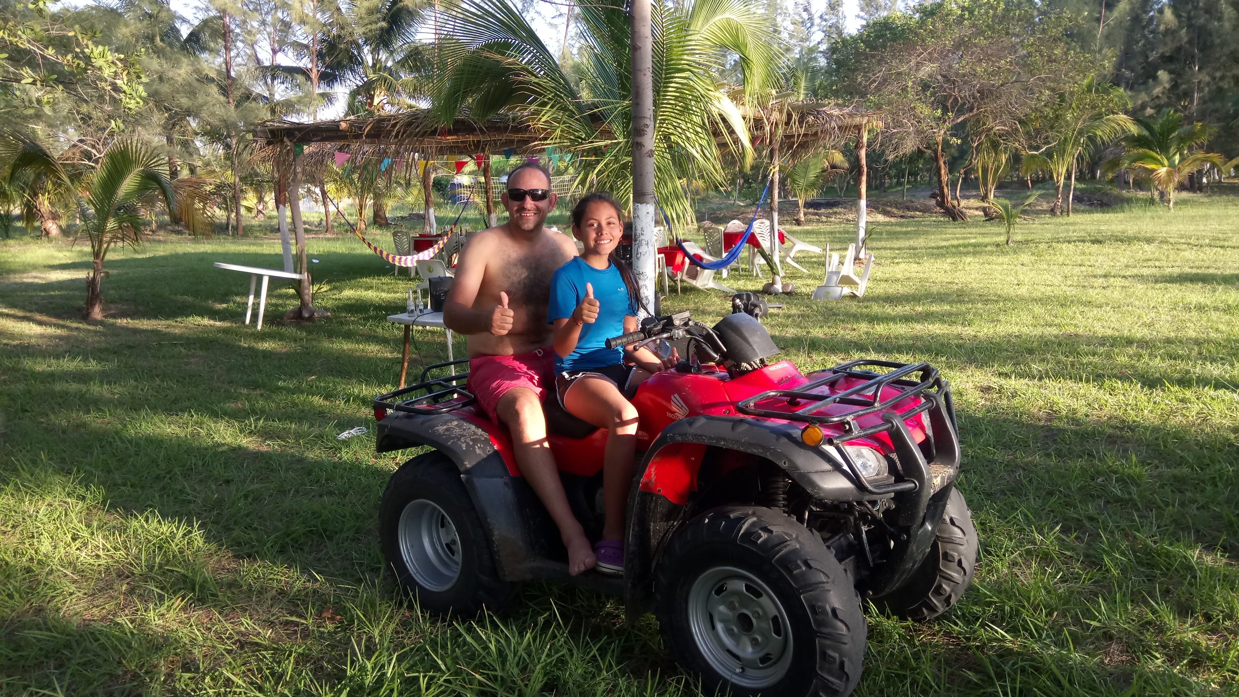 la isla restaurante de mariscos image 8
