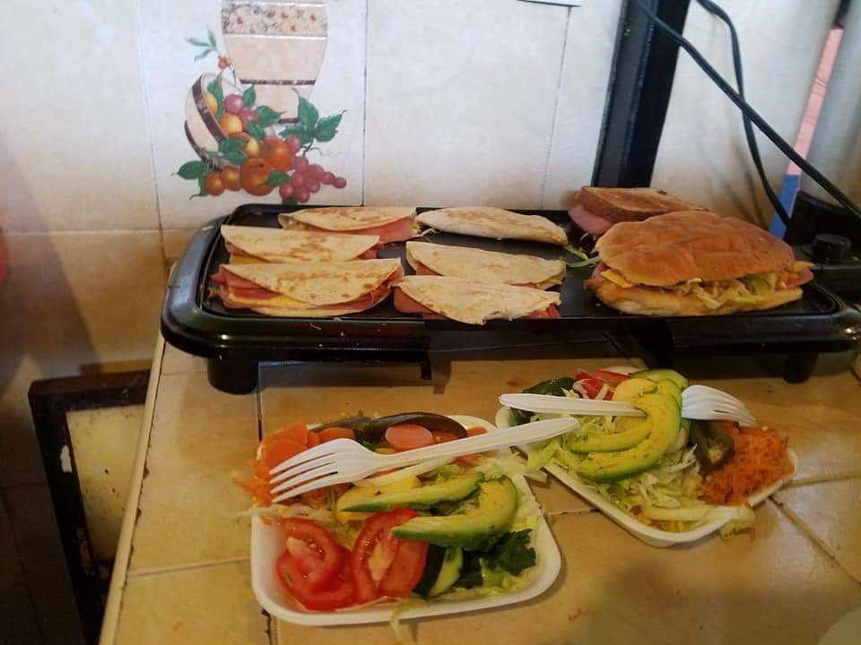Loncheria Lilia Y Elias image 8