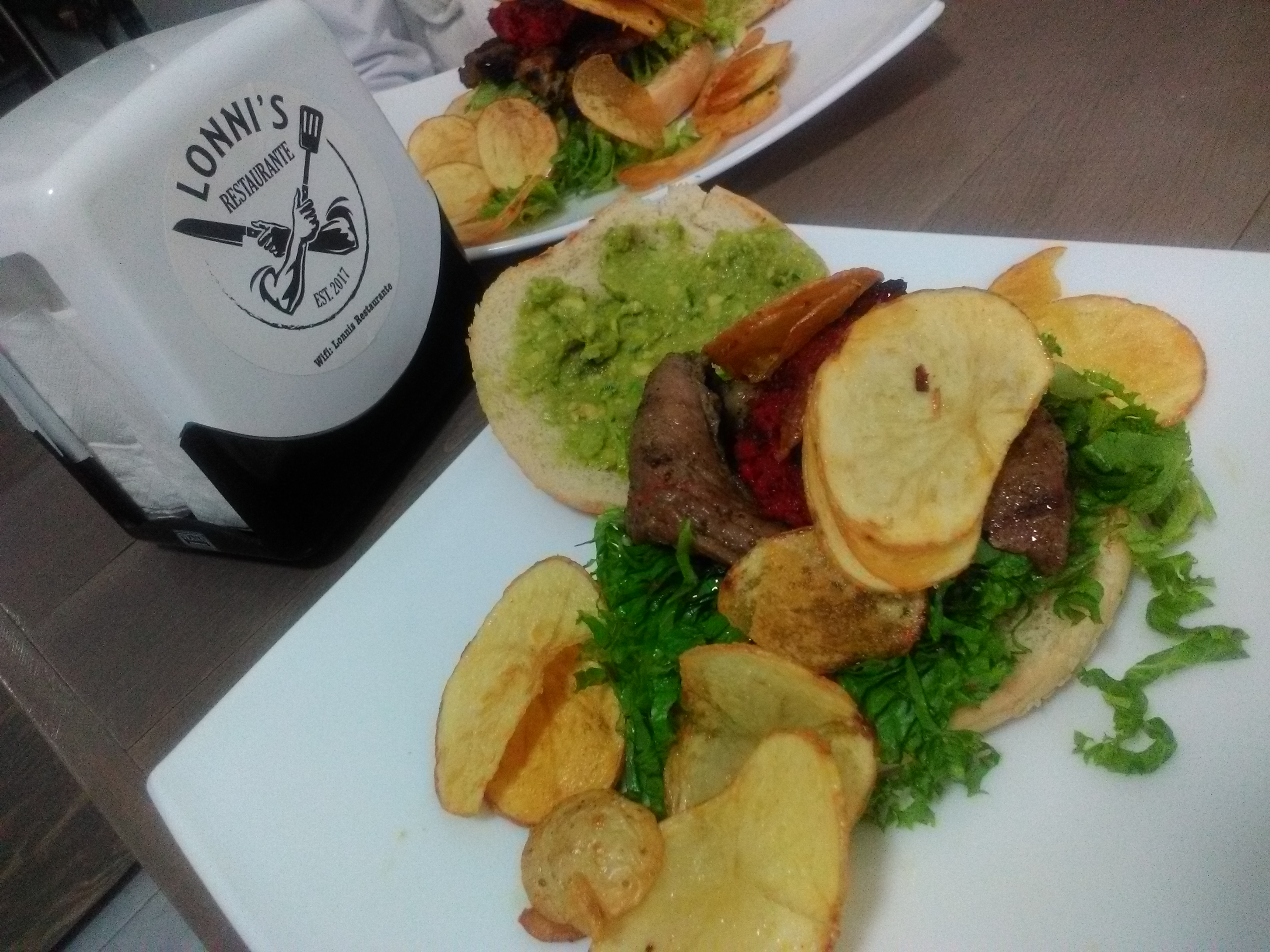 Lonni's Restaurante image 4