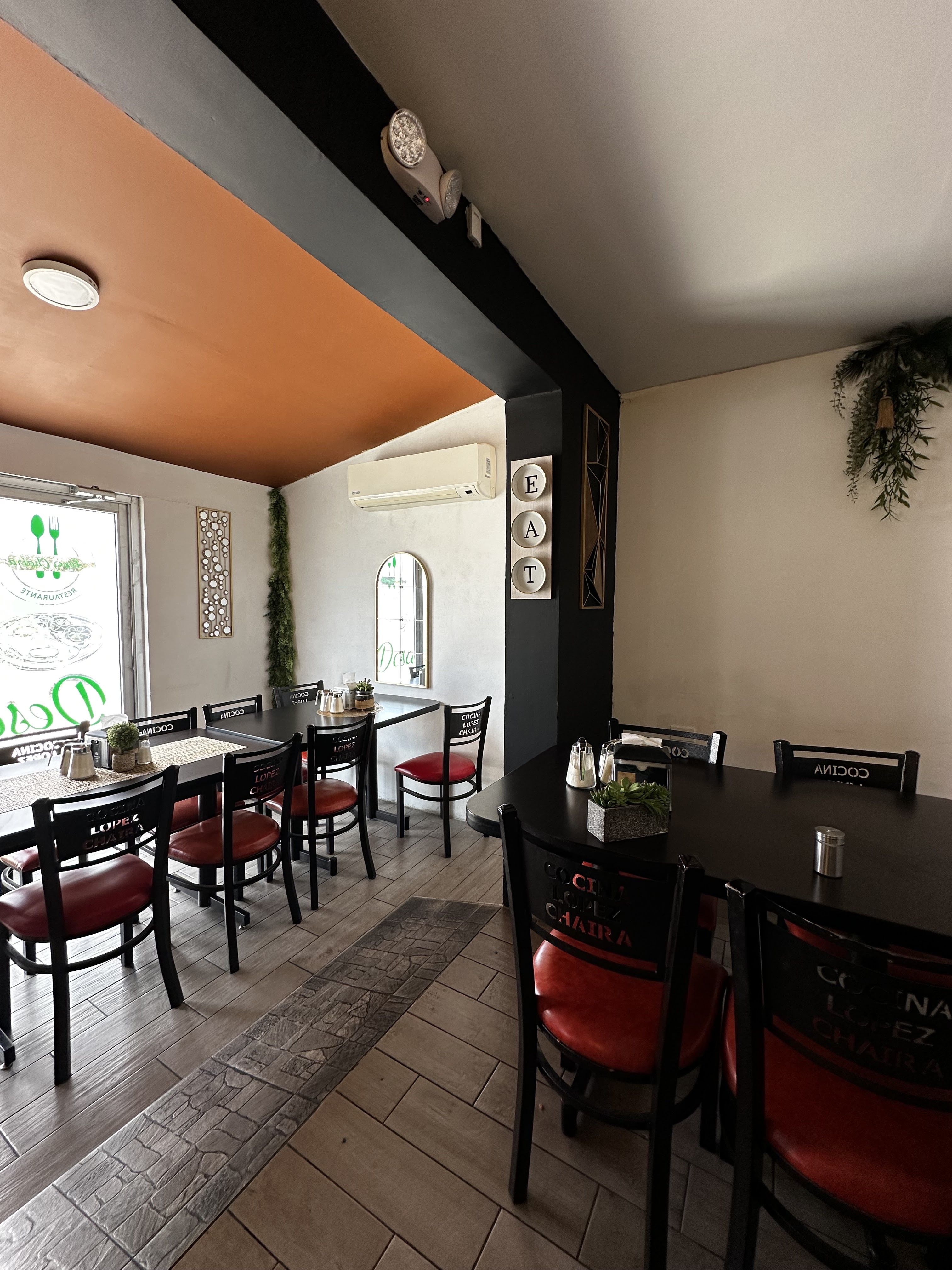 RESTAURANTE LOPEZ CHAIRA image 6