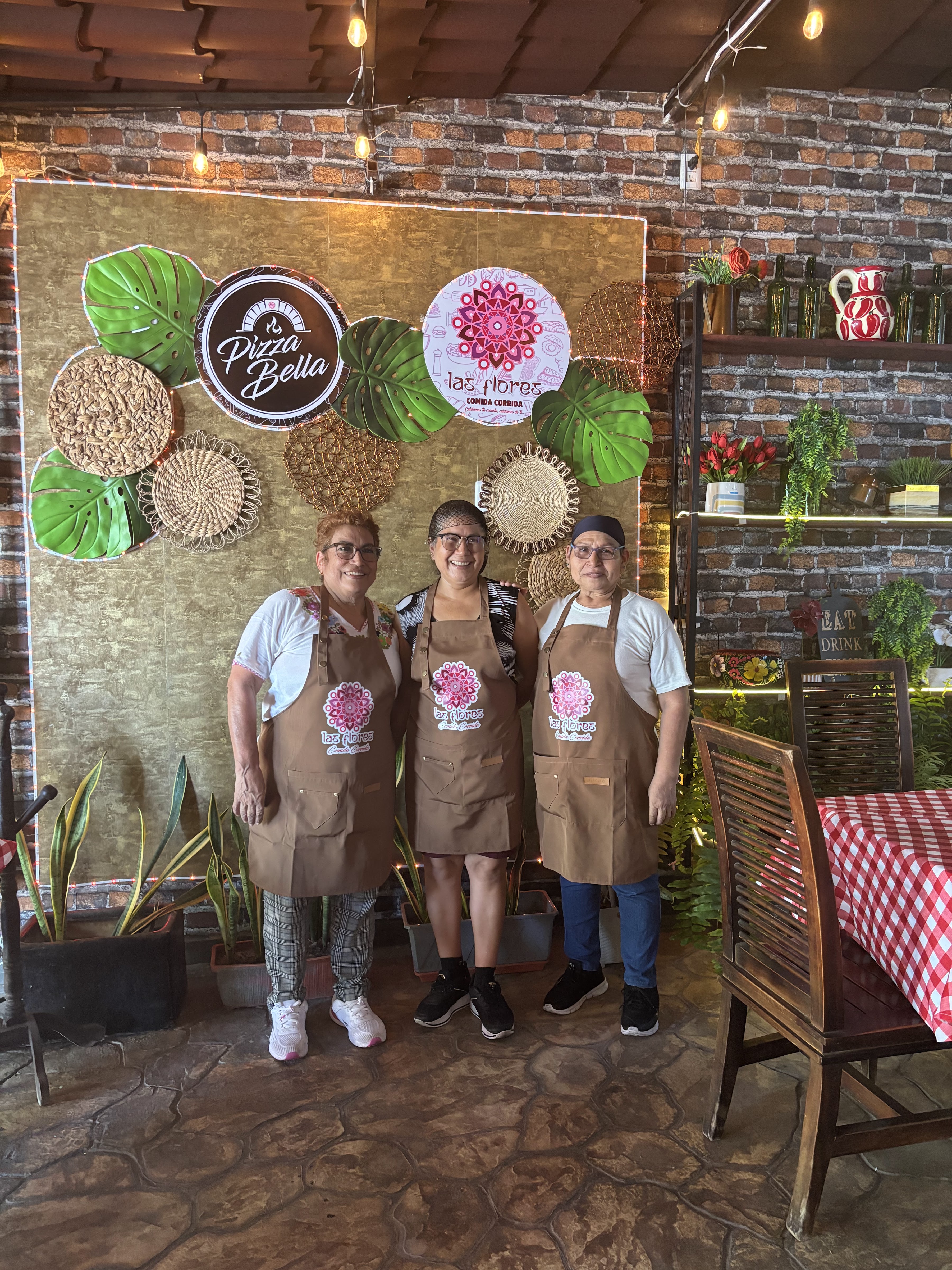 Las flores Restaurante image 5