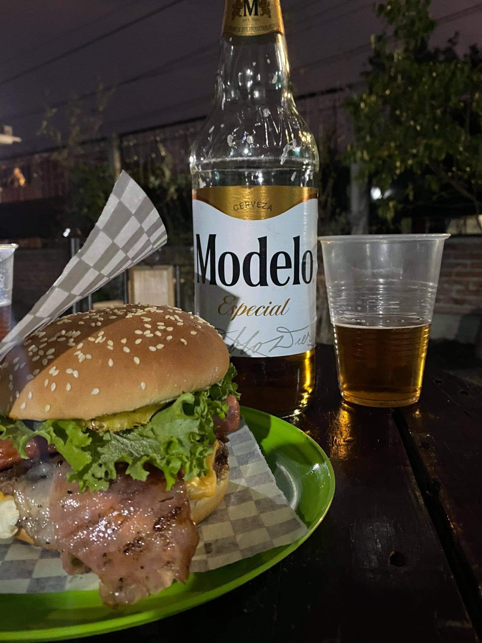 Las Burguers image 9