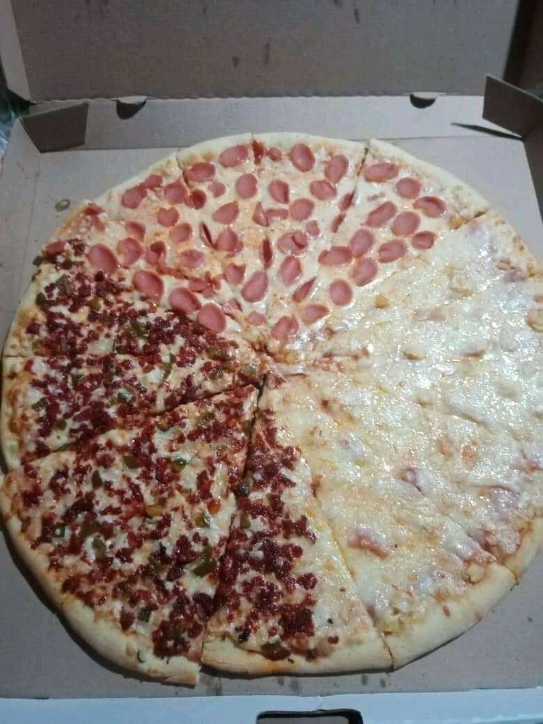 Deli's Pizza image 9