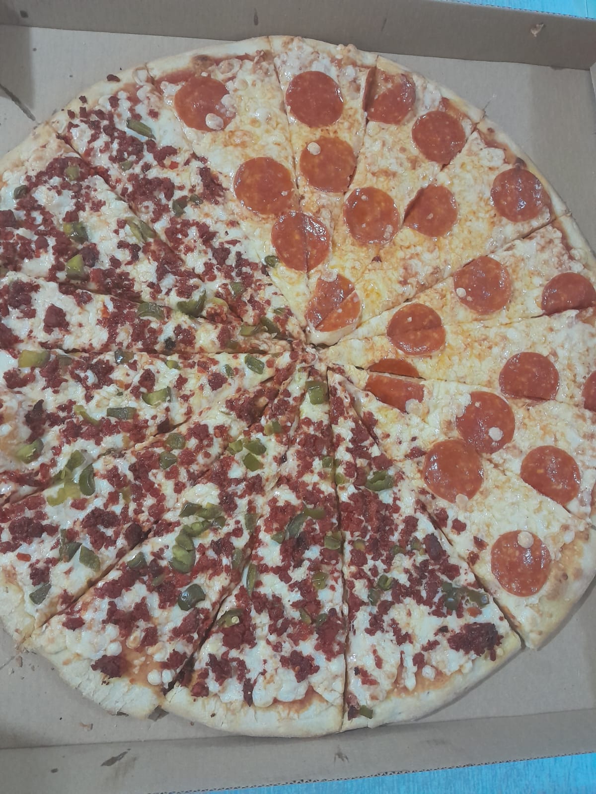 Deli's Pizza image 10