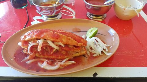El Faro Tortas Ahogadas image 3