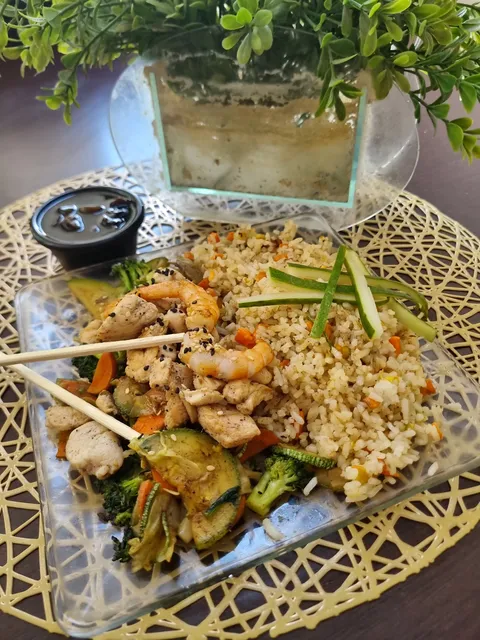 yakim sushi image 2