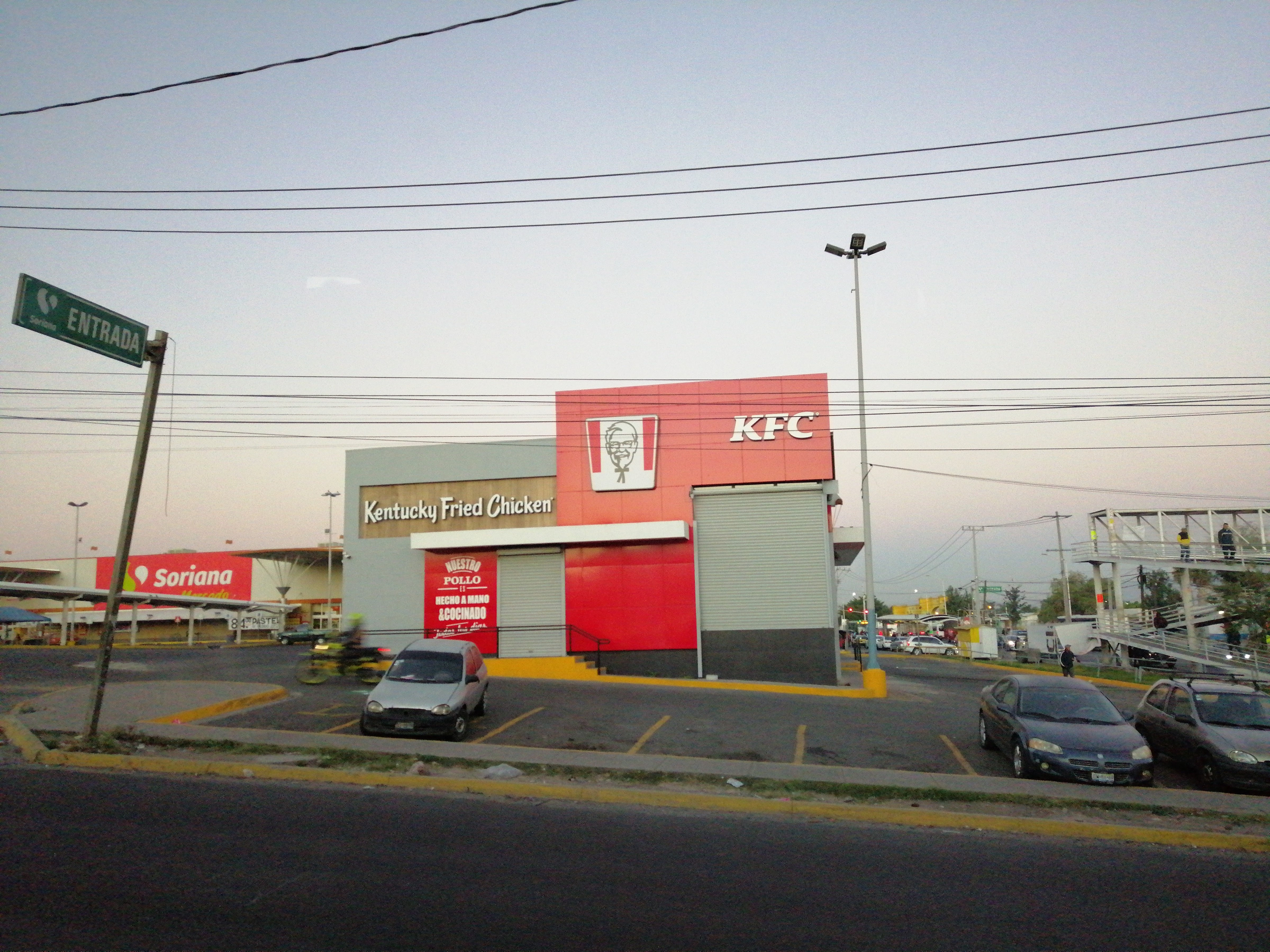 KFC Tlajomulco image 4