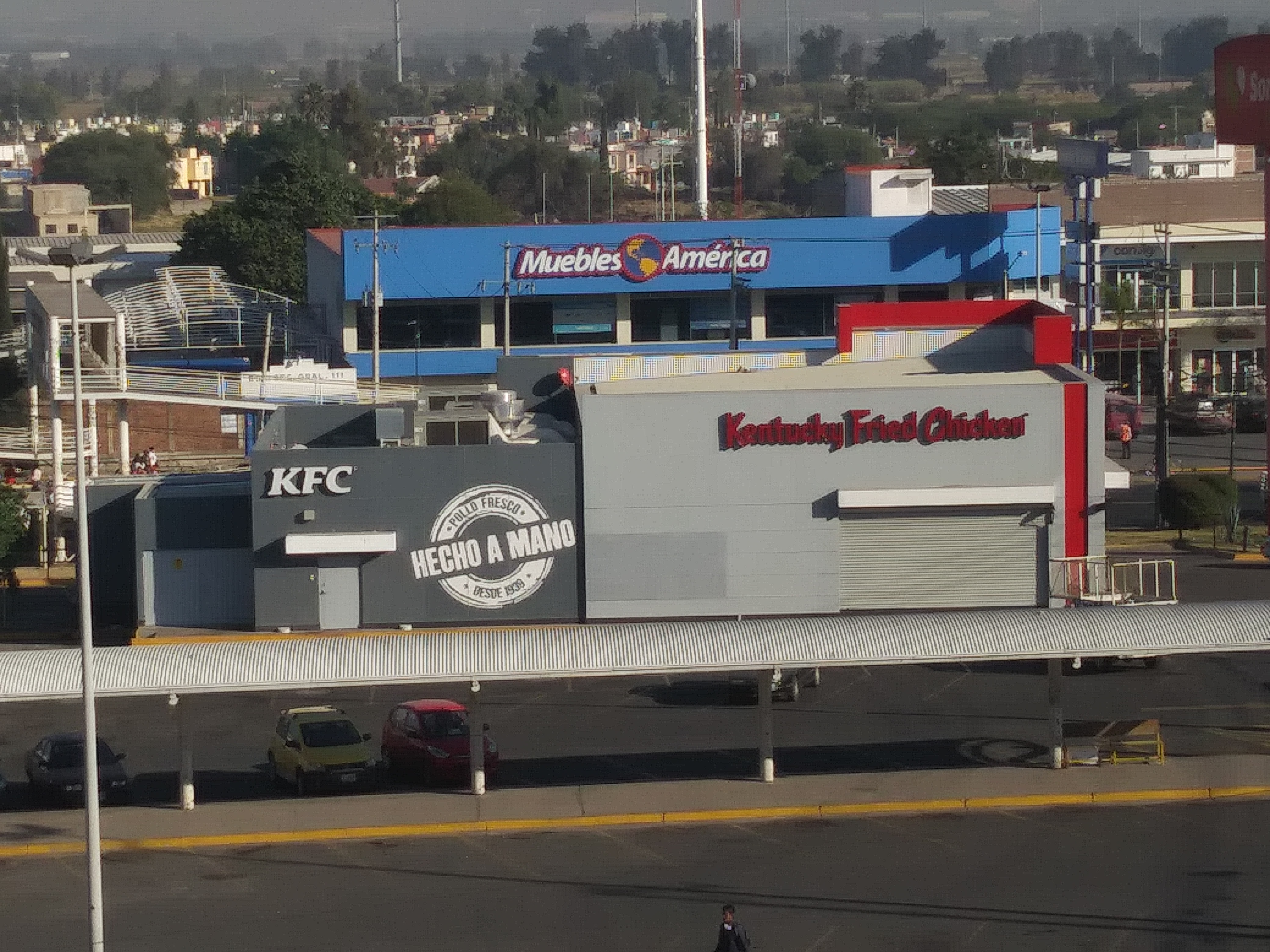 KFC Tlajomulco image 5