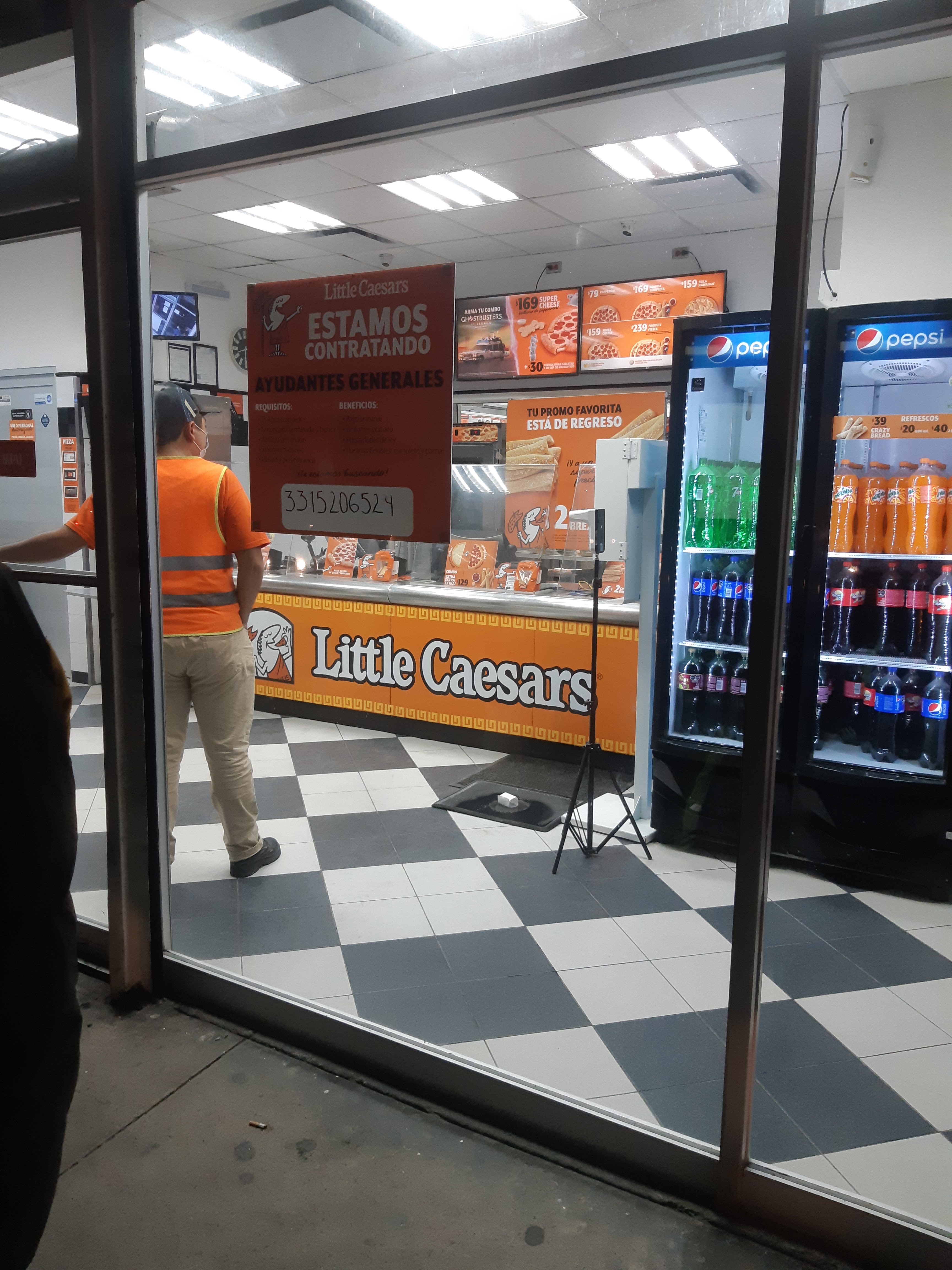 Little Caesars Pizza image 4