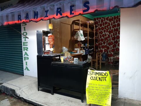 Los Gallitos Taquería's Y Antojitos Mexicanos image 4