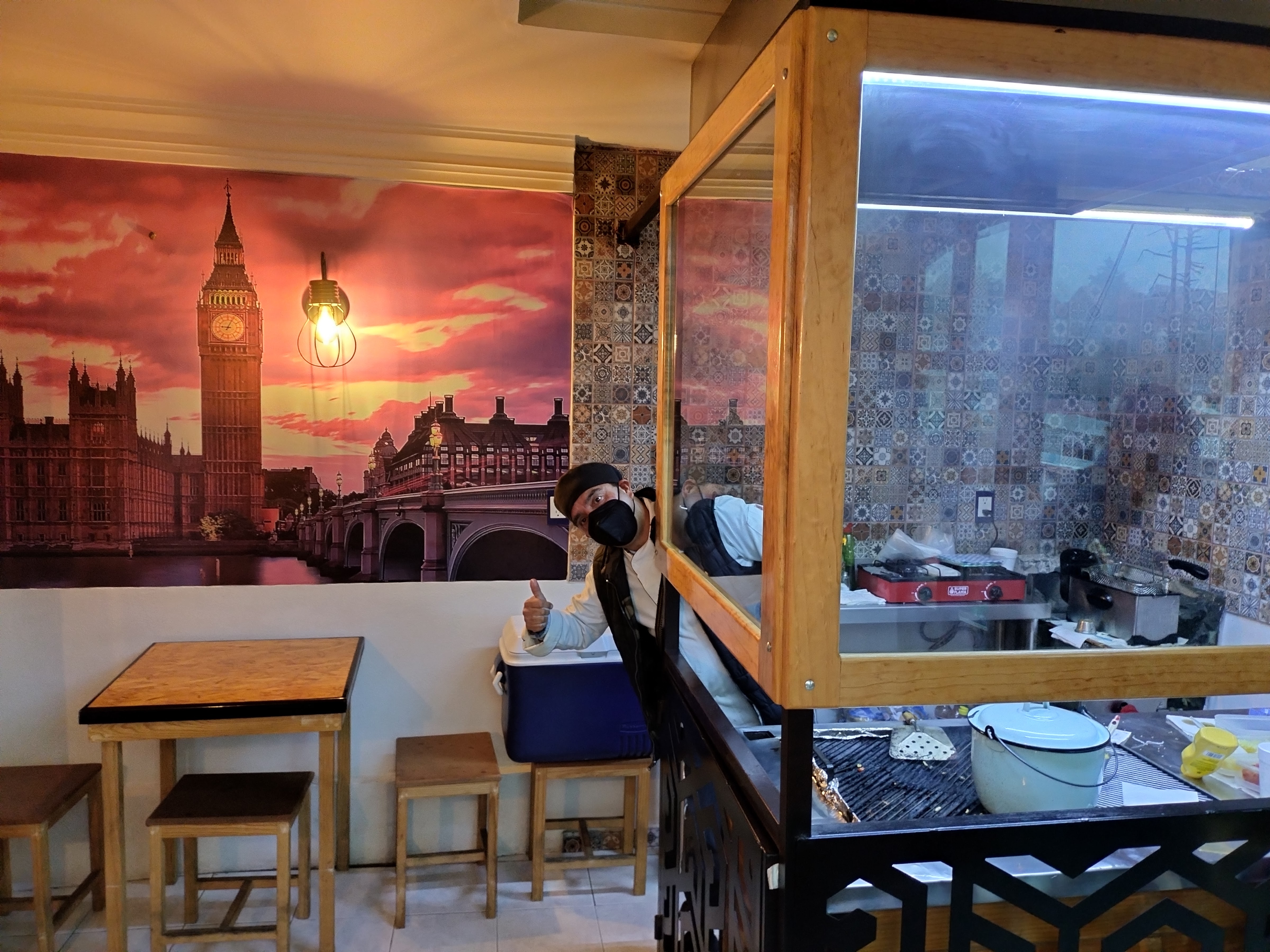 Aris' Burguer image 6