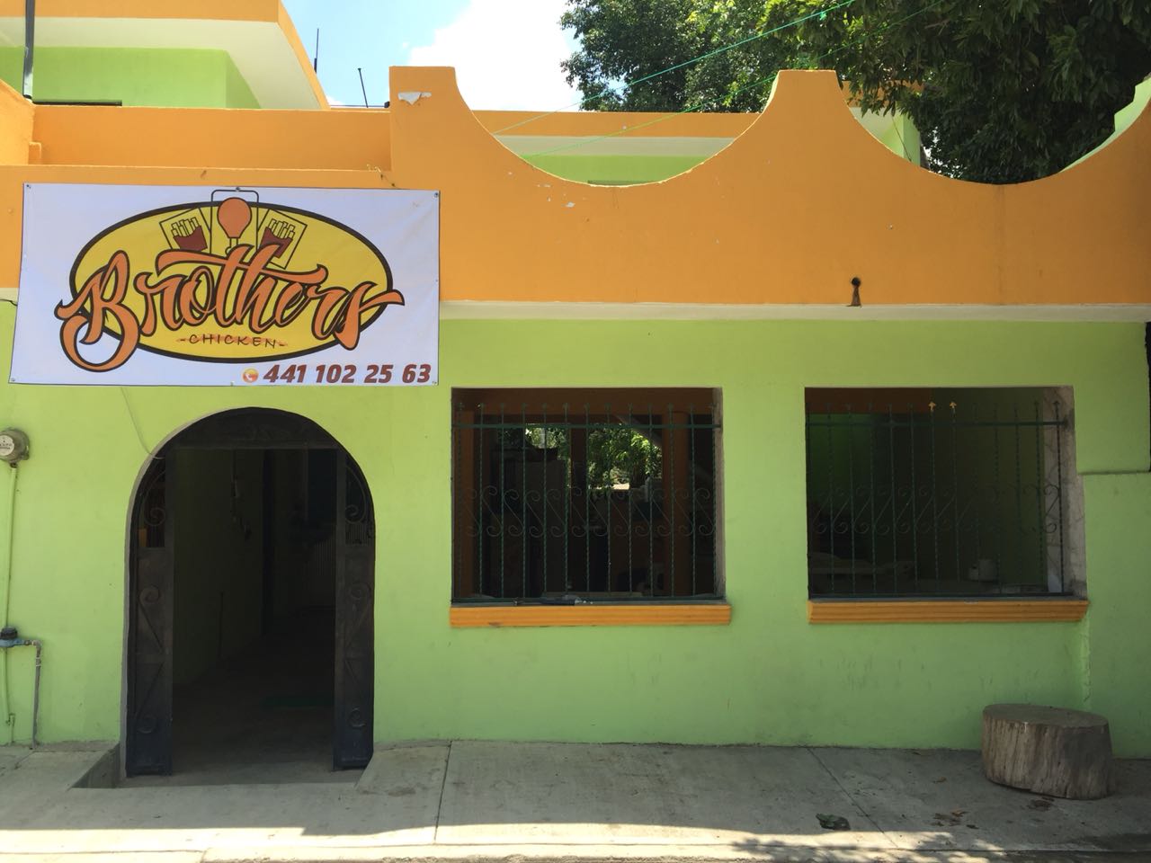 Brother's Chicken image 4