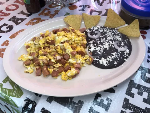 Comidas y antojitos mexicanos Isabel image 4