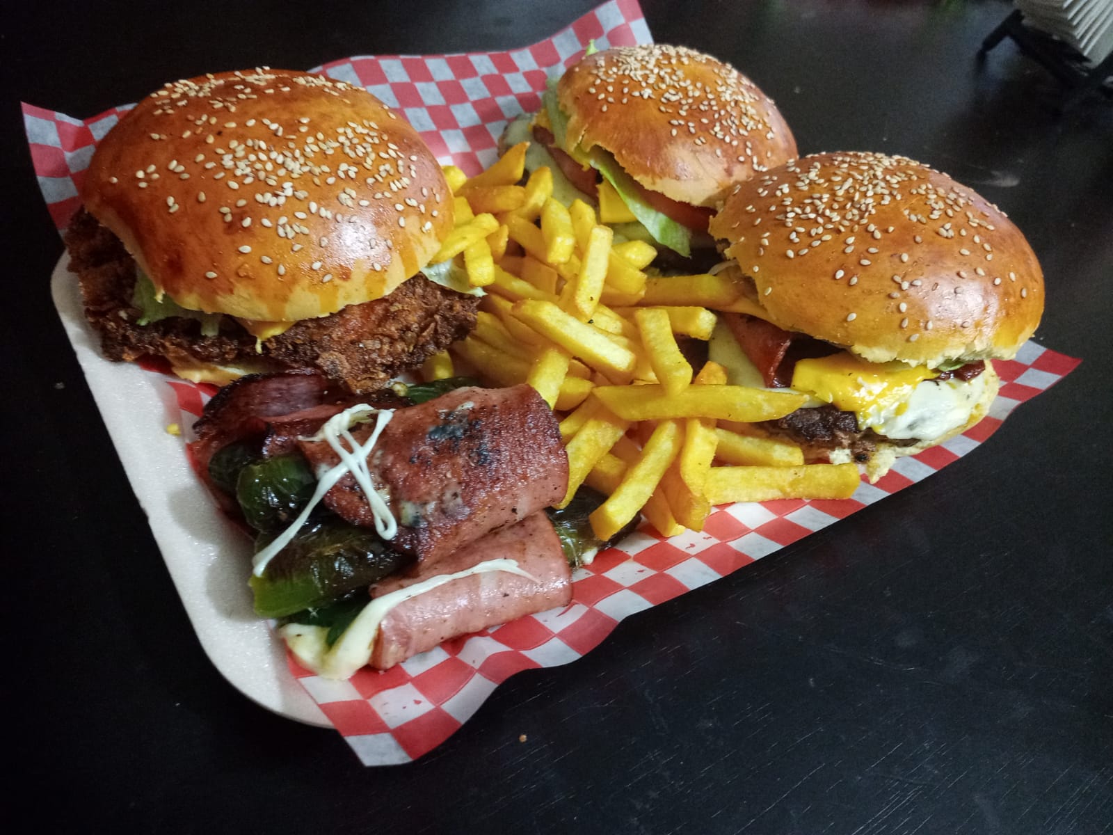 Joui's Burguers image 2