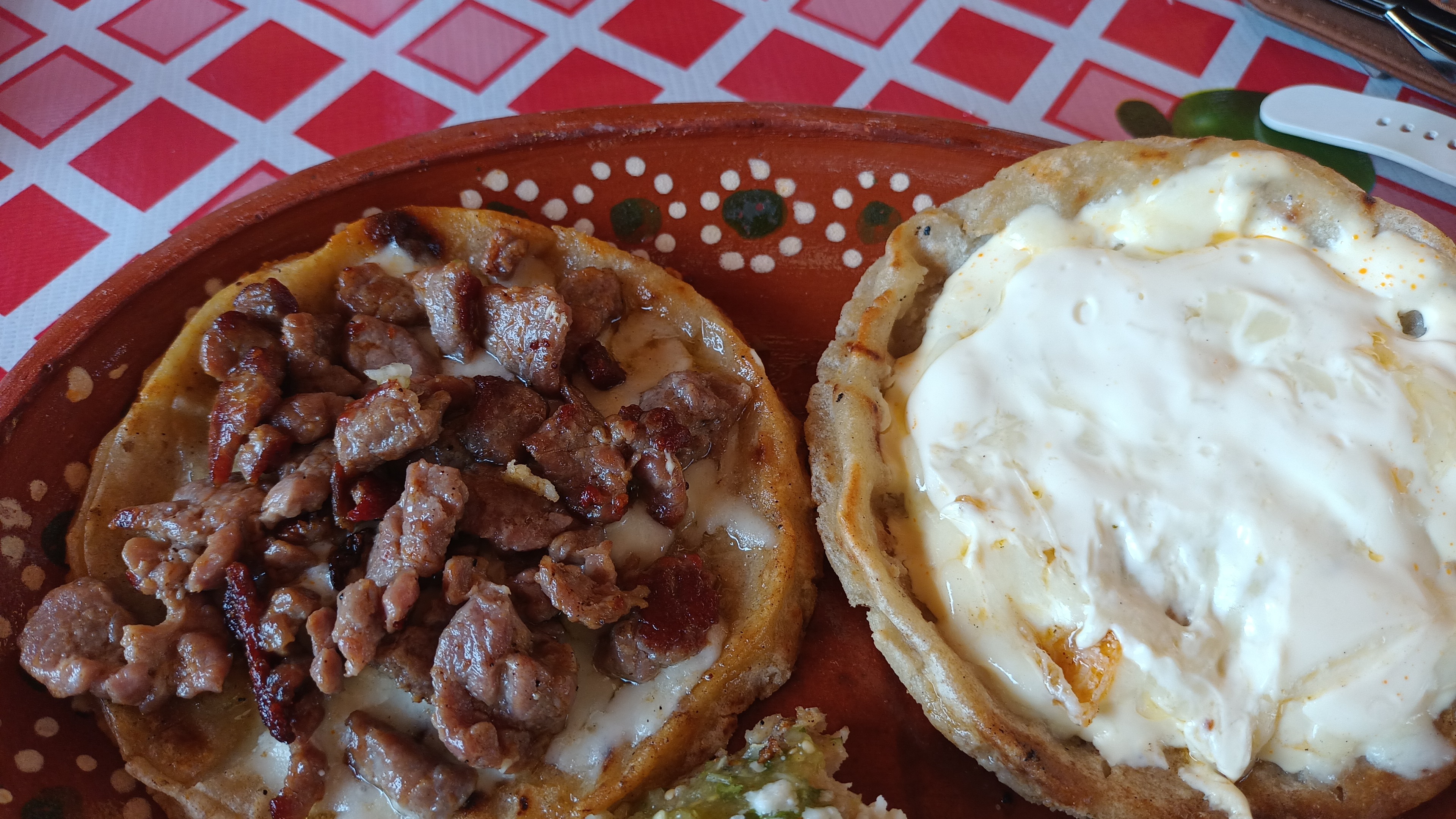 Menuderia y Birrieria "Los Compadres" image 1