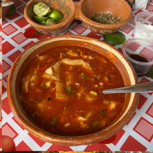 Menuderia y Birrieria "Los Compadres" image 10