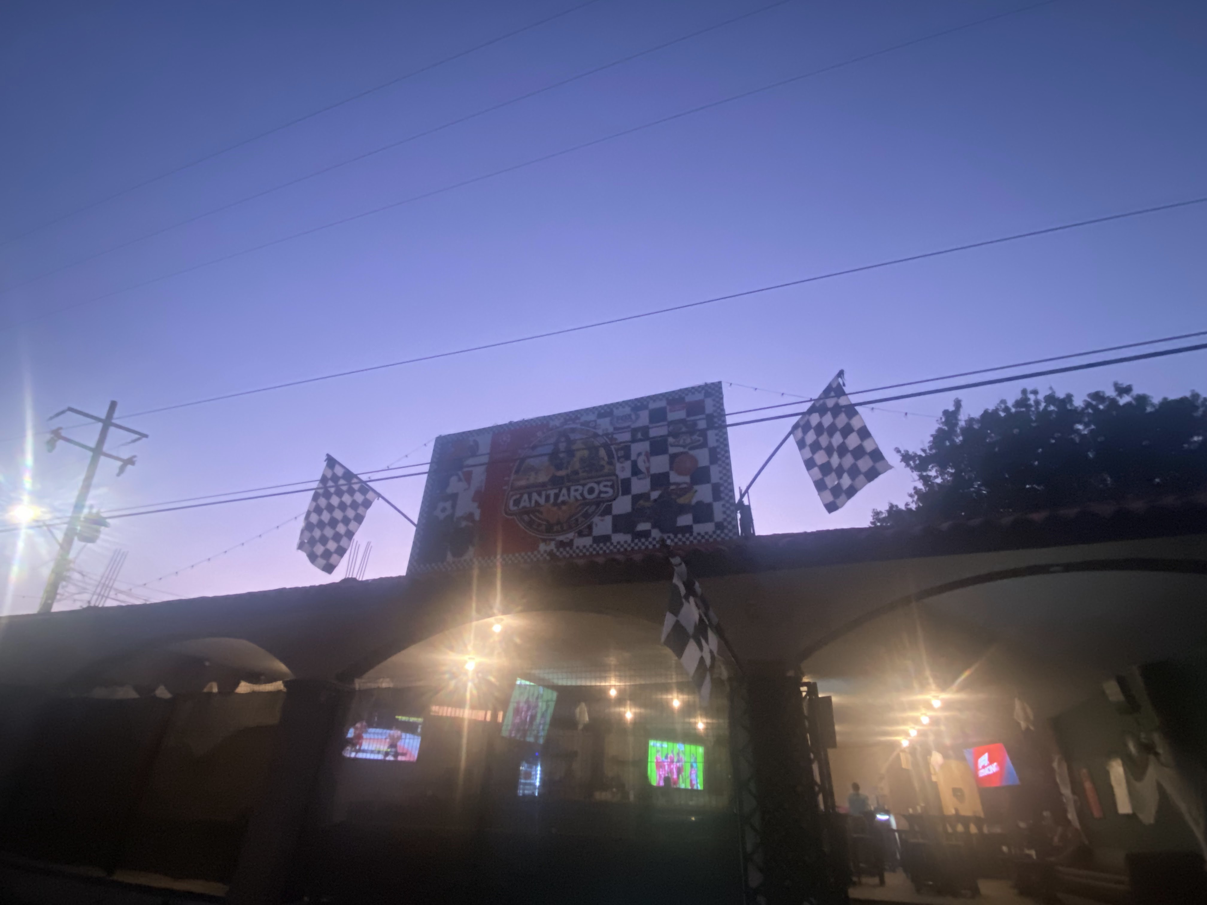 Cantaros La Meta Sports Bar image 6
