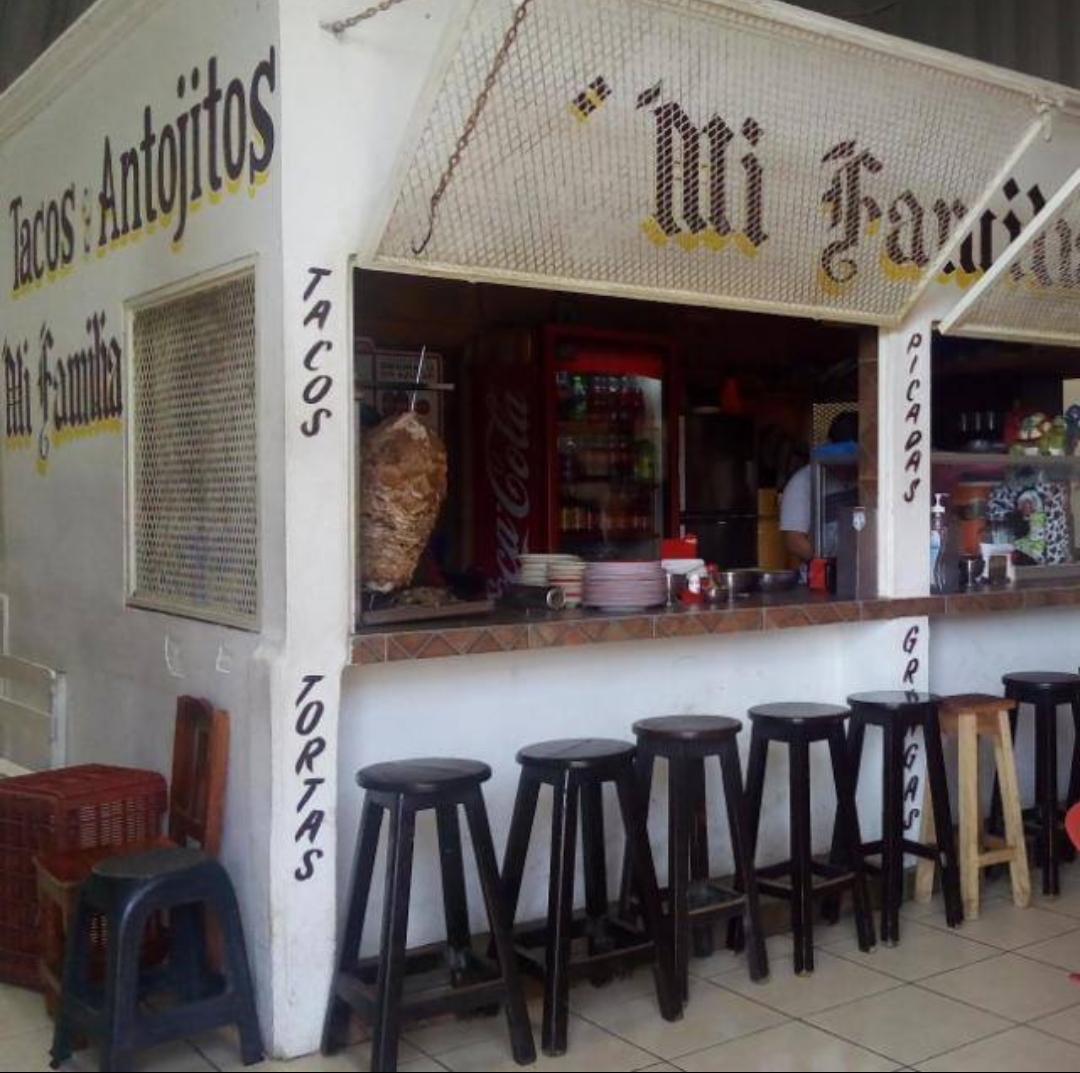 Taquería "mi familia" image 1
