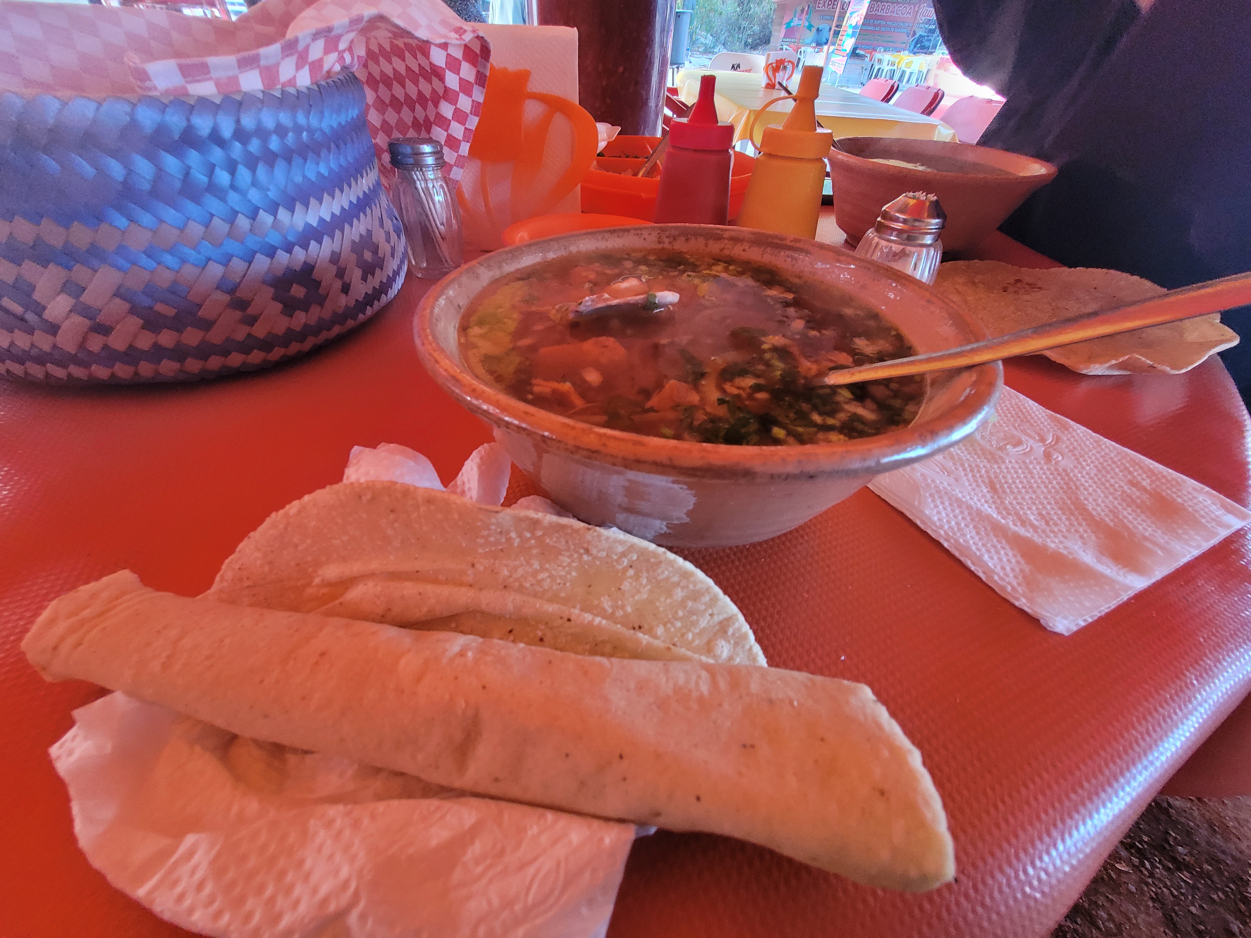 EXPENDIO DE BARBACOA “IRVING” image 2