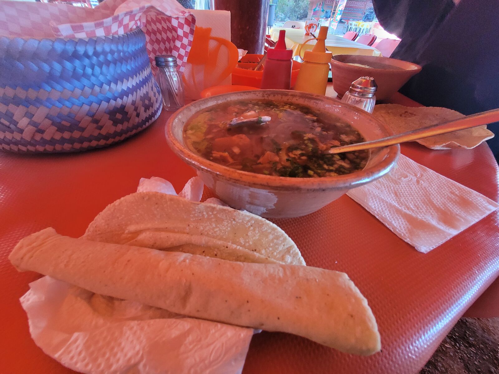 EXPENDIO DE BARBACOA “IRVING” image 2