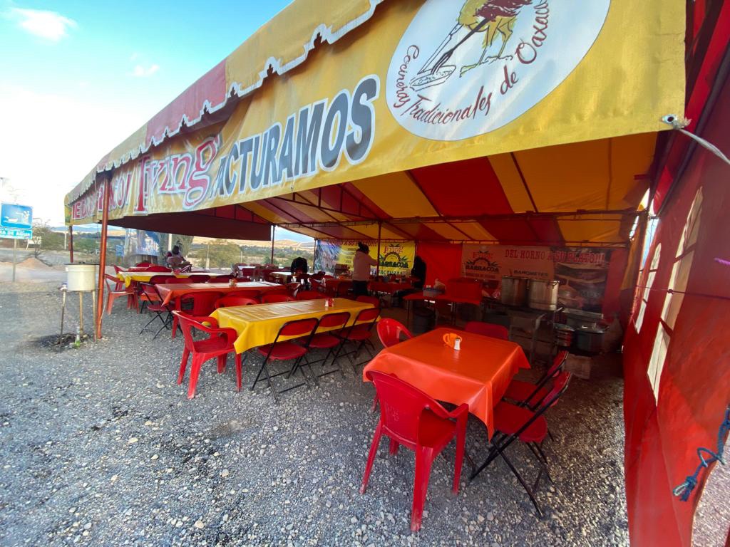 EXPENDIO DE BARBACOA “IRVING” image 8