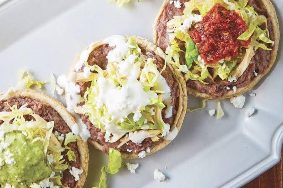 Restaurante los costeños. image 1