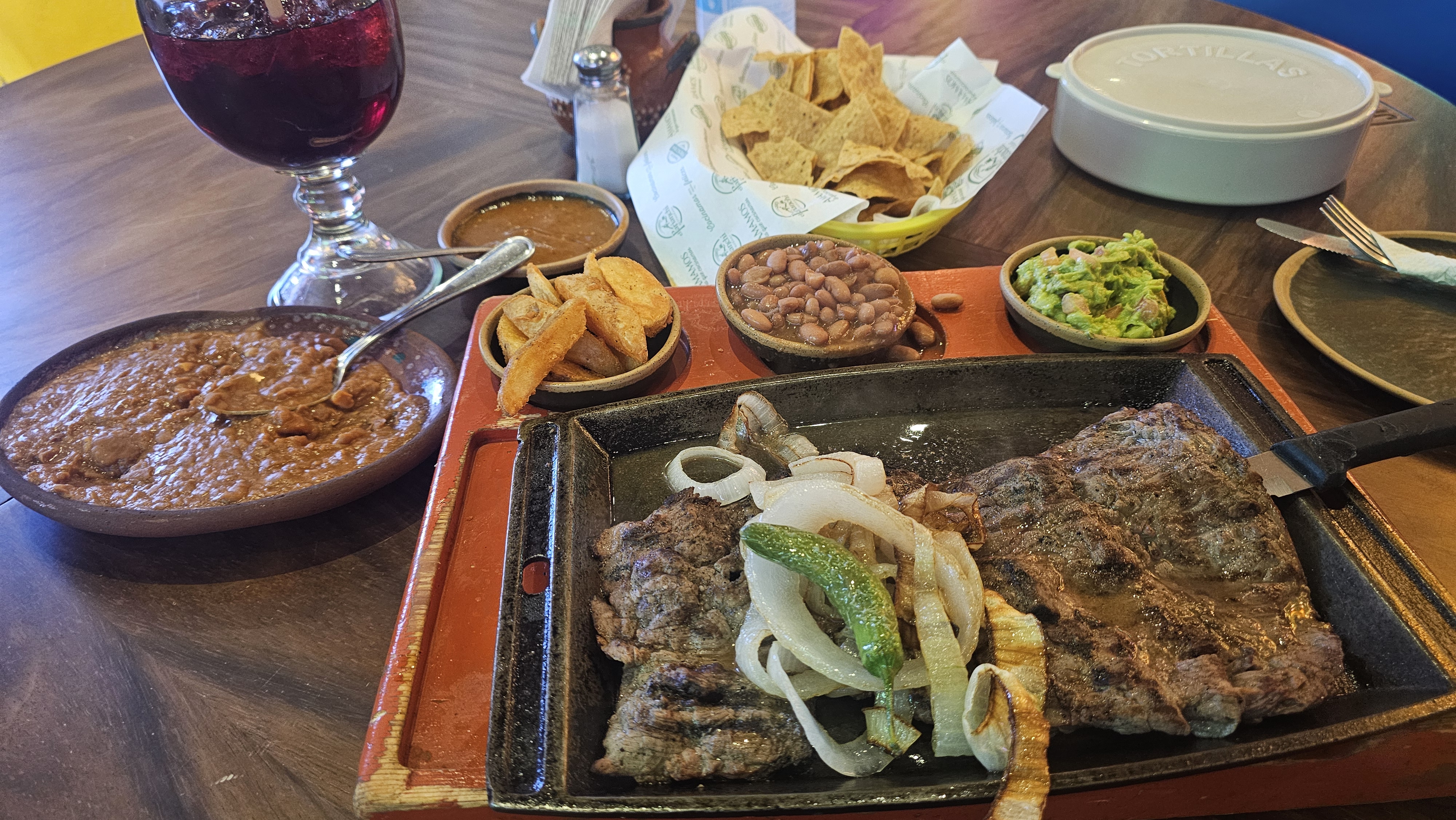 El Parianchi image 2