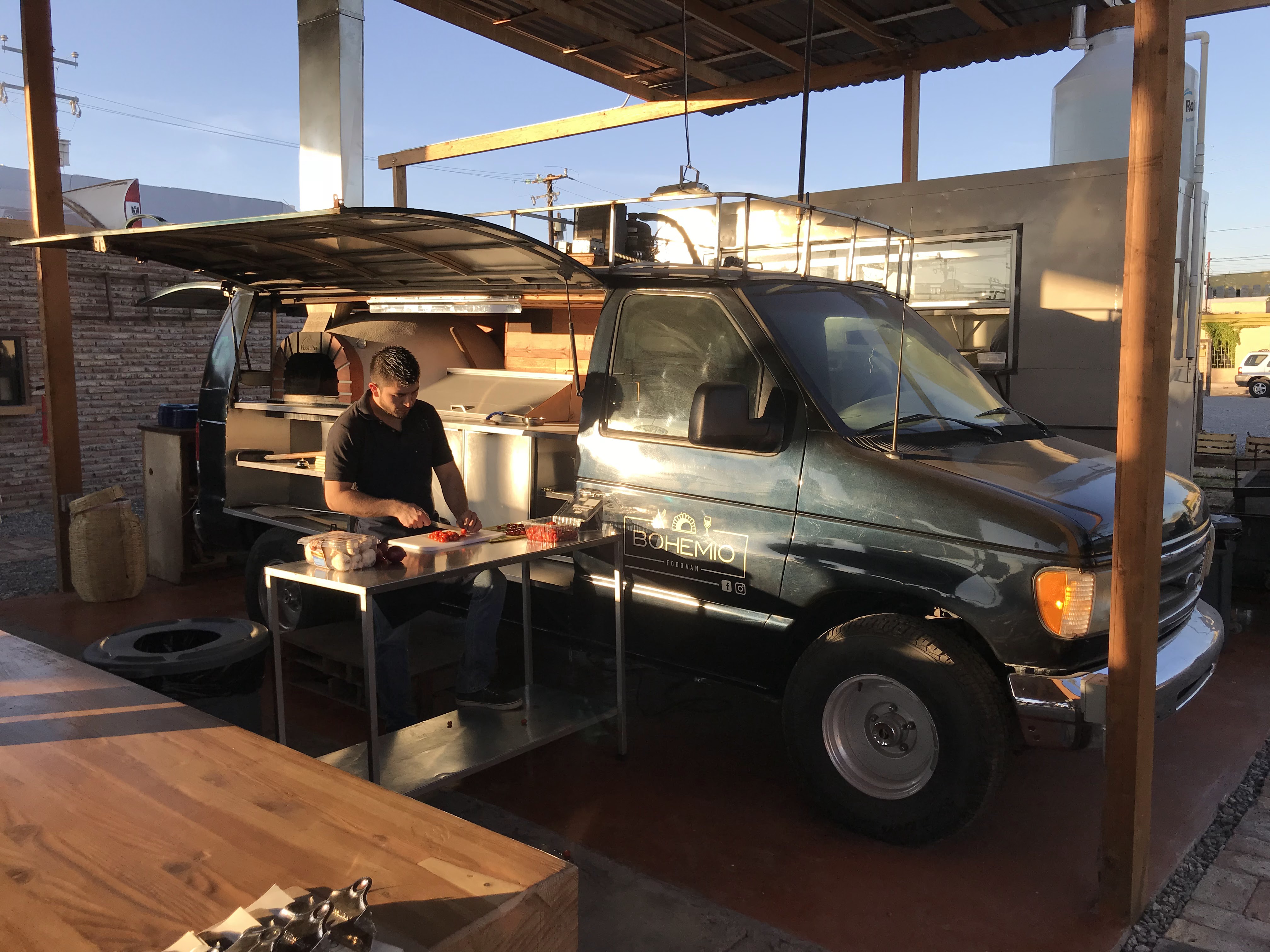 BOHEMIO FOOD VAN image 9
