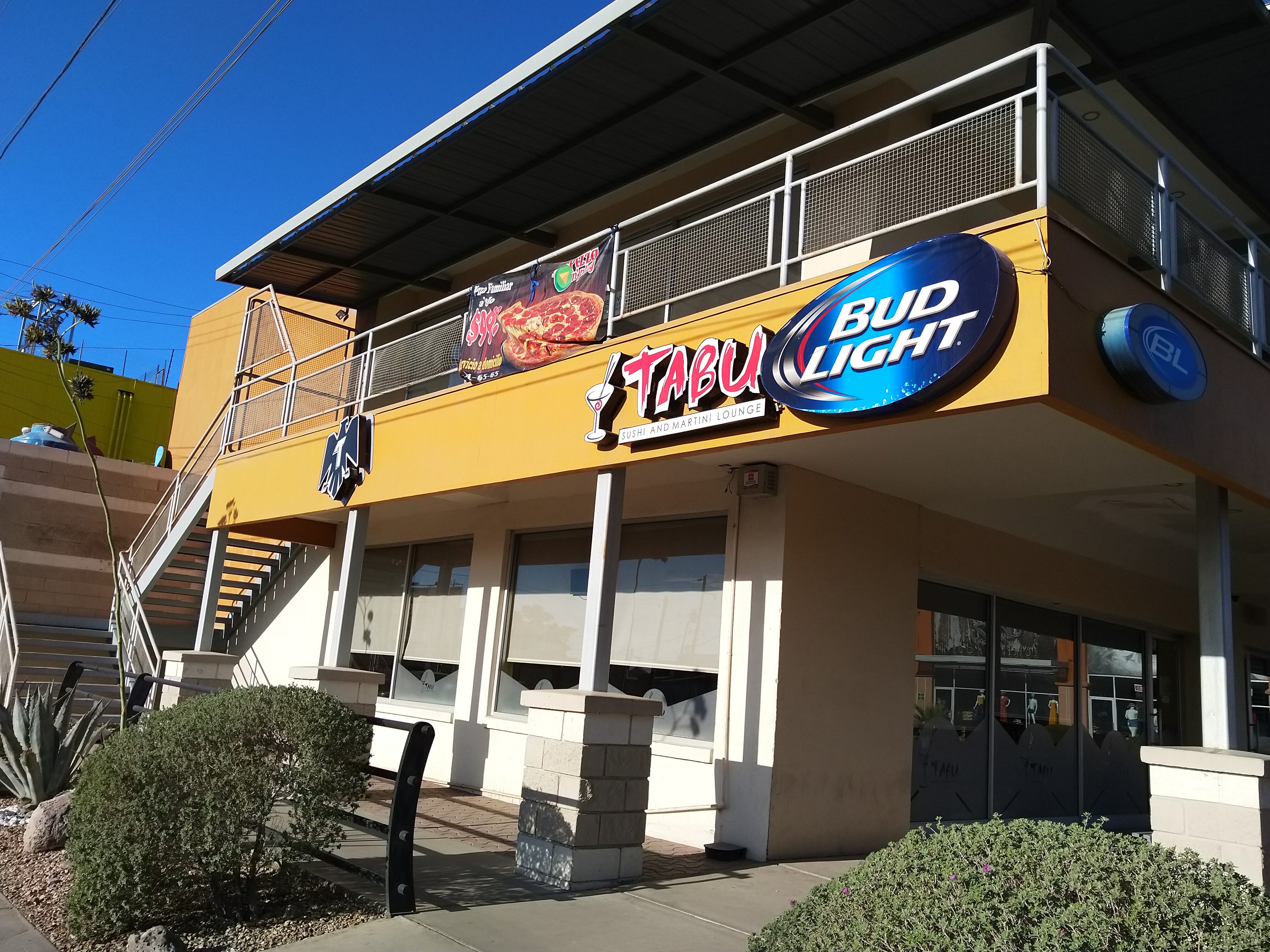 LA CUADRA SPORT BAR image 1