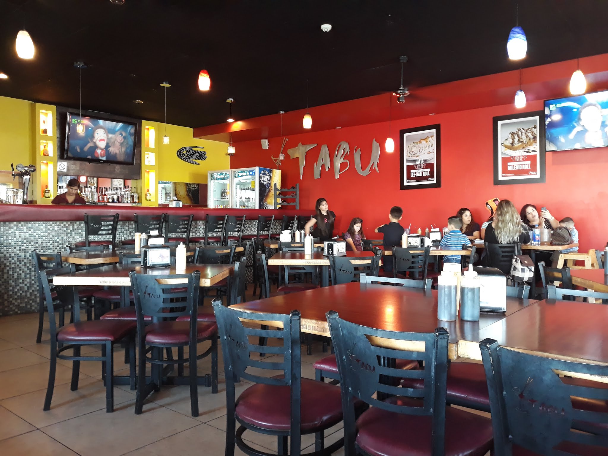 LA CUADRA SPORT BAR image 3