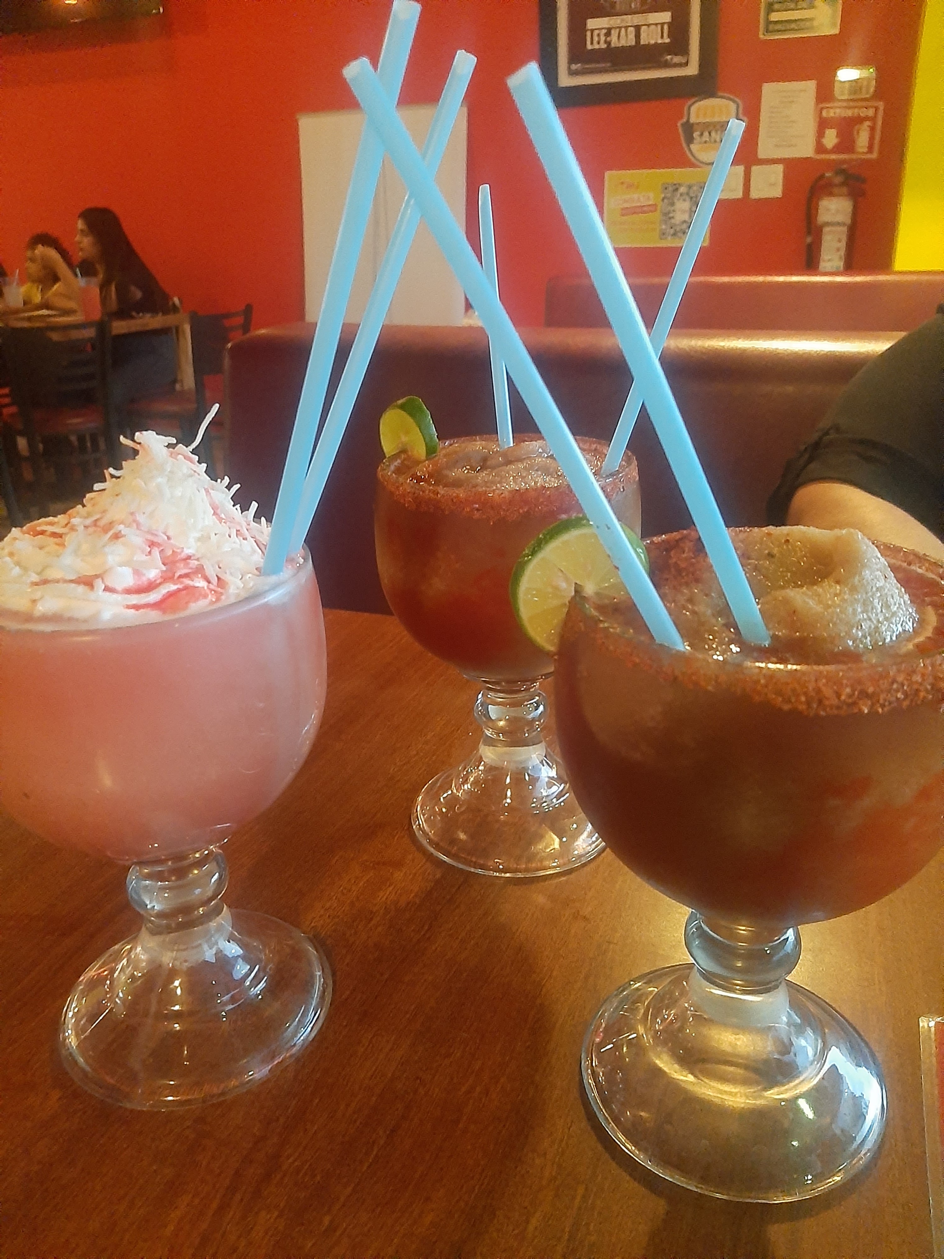 LA CUADRA SPORT BAR image 9