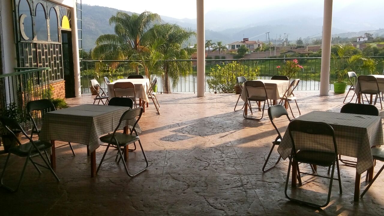 Las Gardenias. image 3