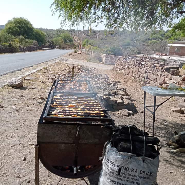 Pollos Asados Lupita image 2