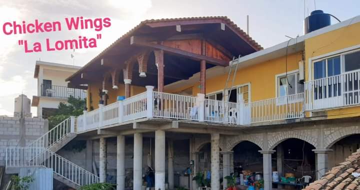 Chicken Wings y Cheese Burger La Lomita image 3