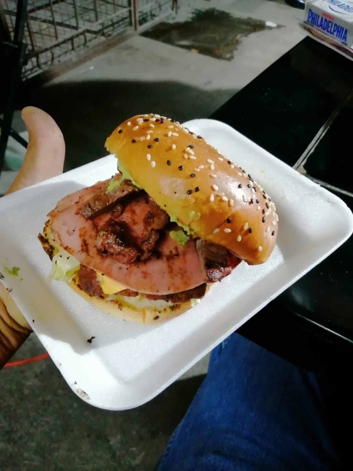 Solís tacos y burgers al carbon image 3