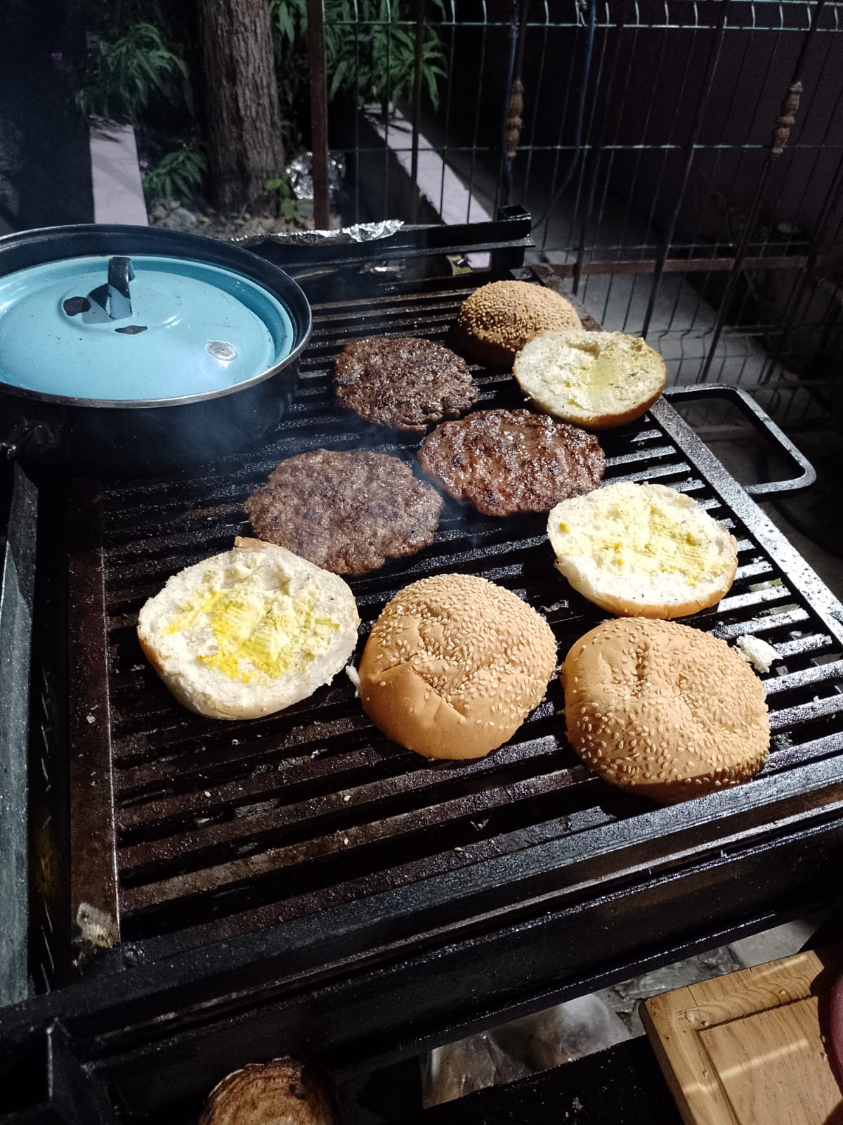 Solís tacos y burgers al carbon image 4